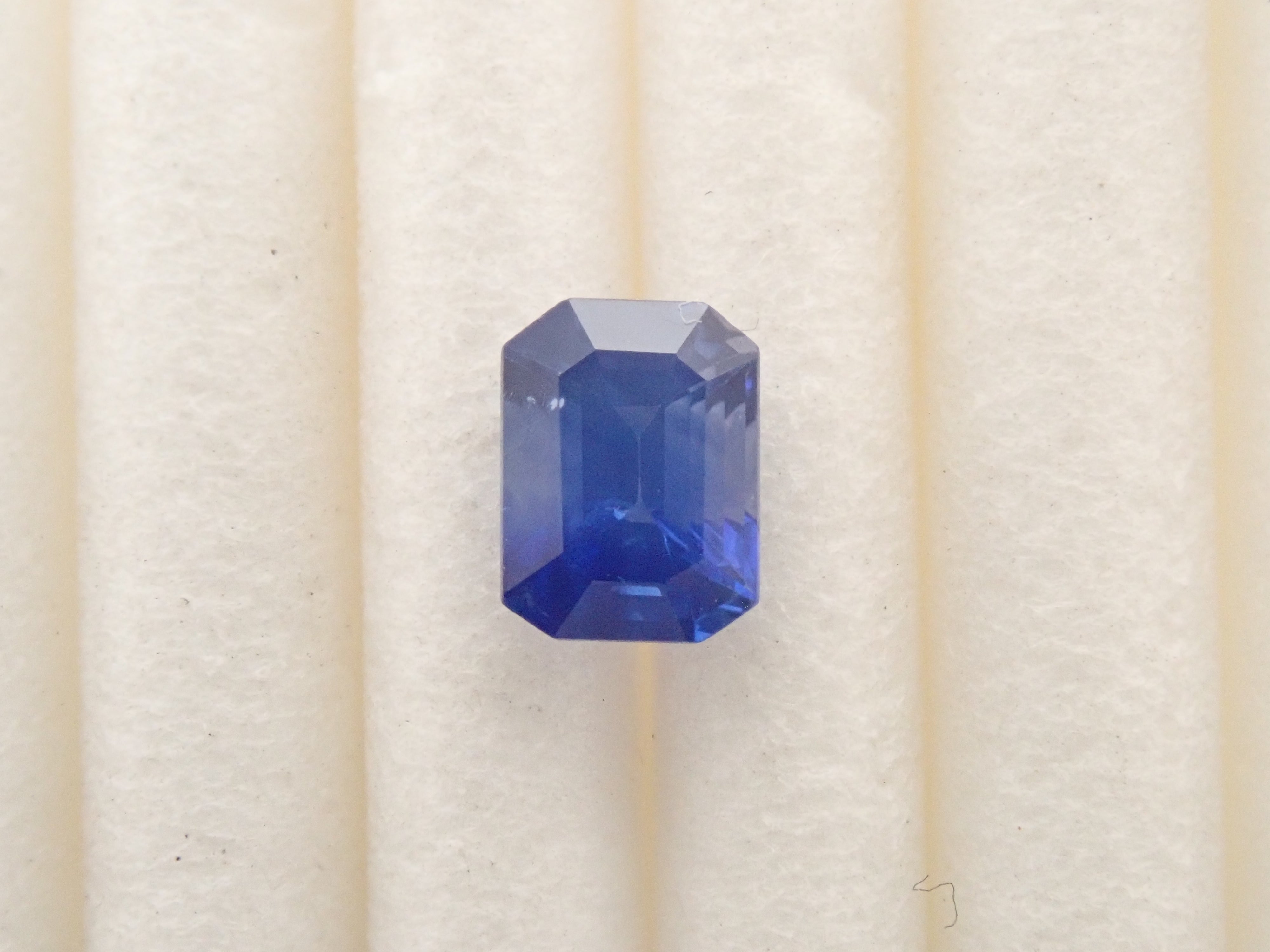 【12562679掲載】スリランカ産ブルーサファイア 0.557ctルース