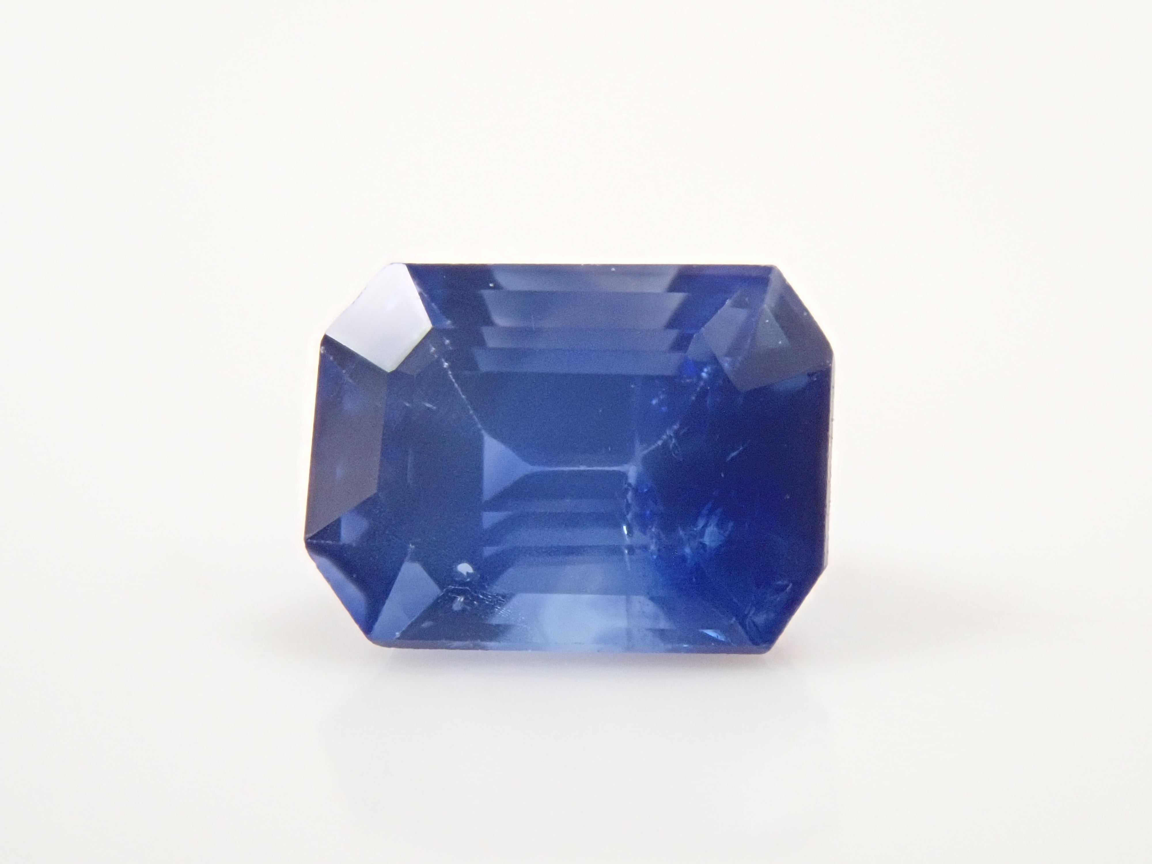 【12562679掲載】スリランカ産ブルーサファイア 0.557ctルース
