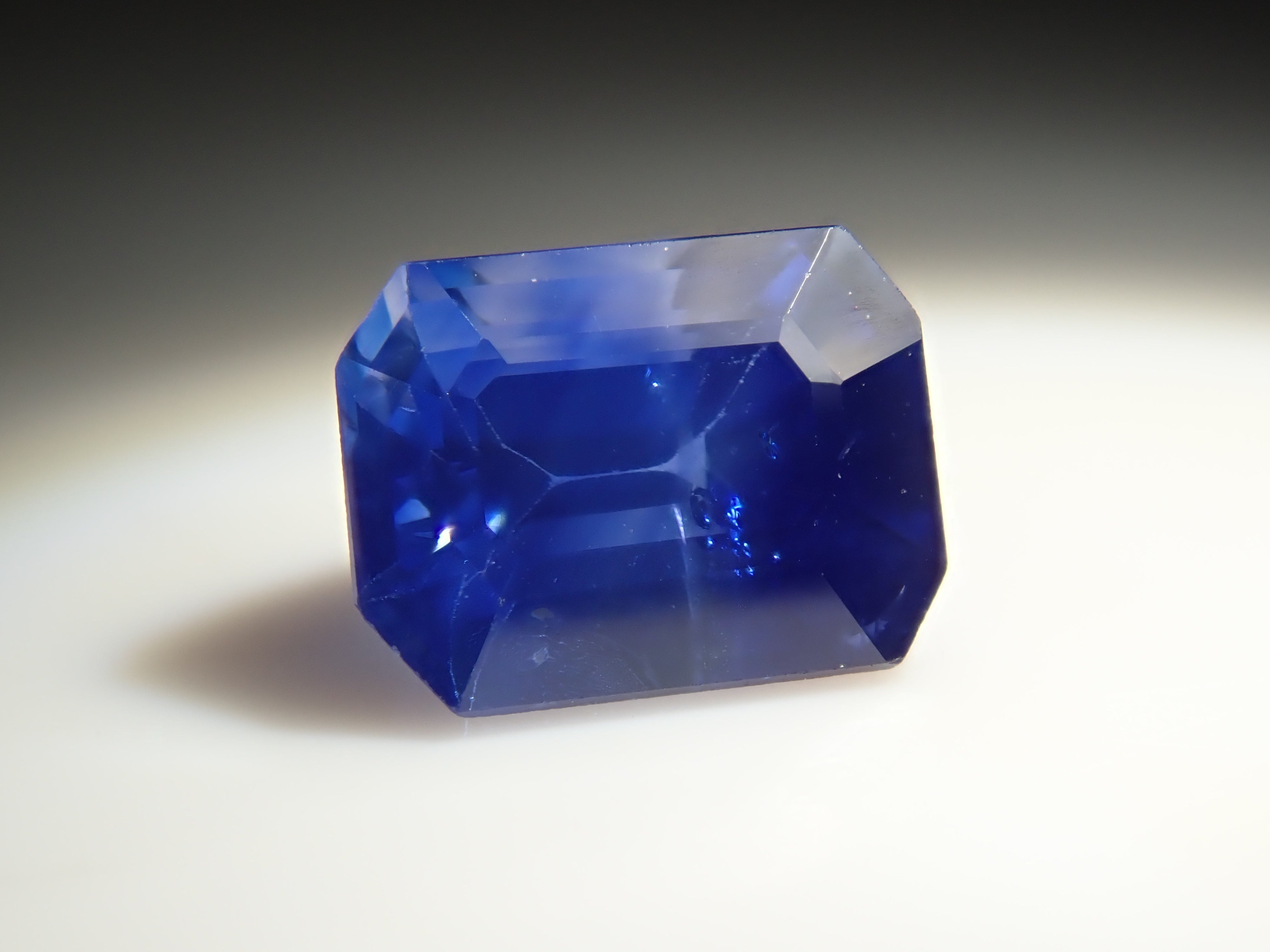 【12562679掲載】スリランカ産ブルーサファイア 0.557ctルース