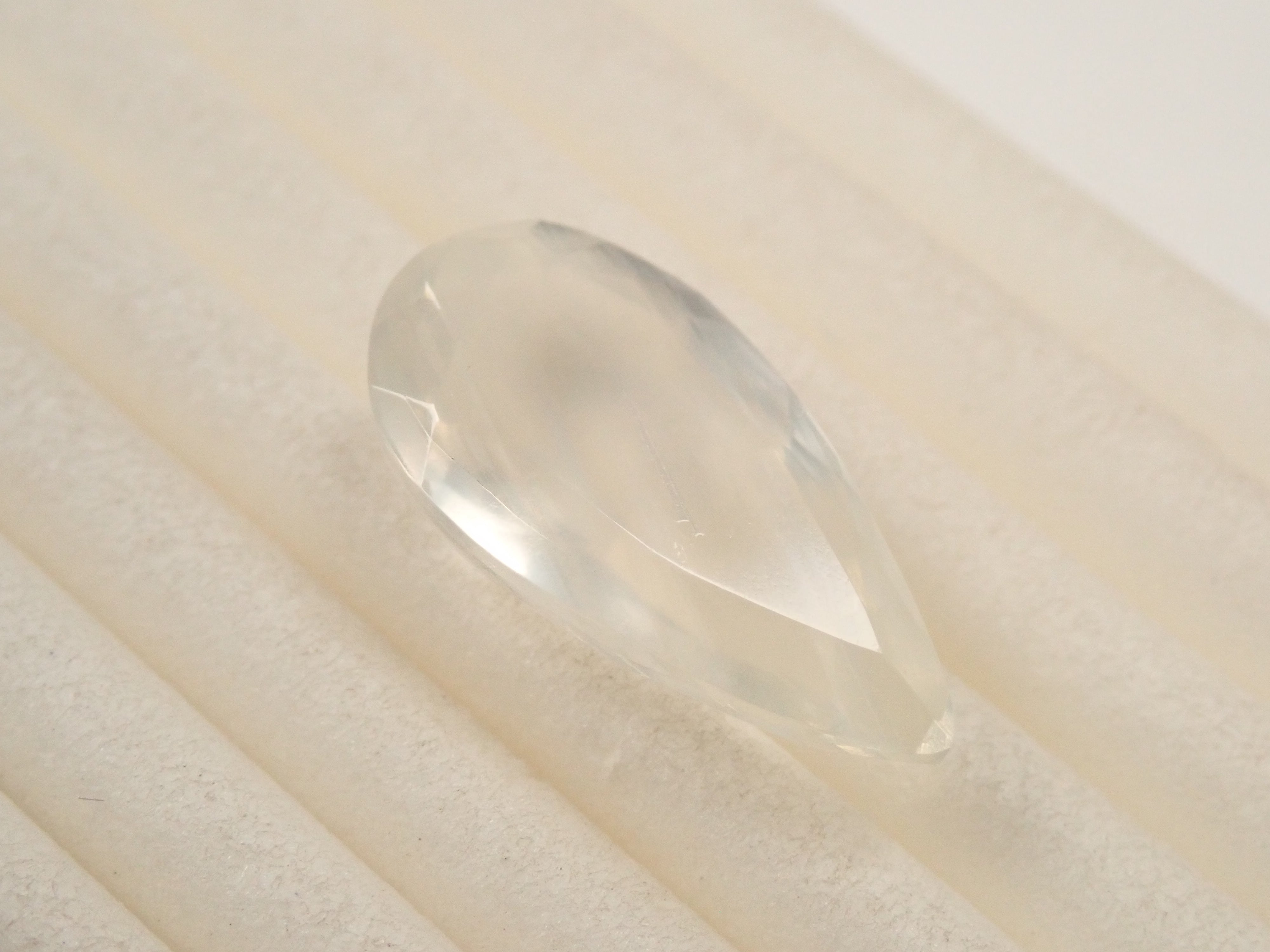 【12562642掲載】マラウイ産ムーンストーン(マラウイムーンストーン) 4.392ctルース