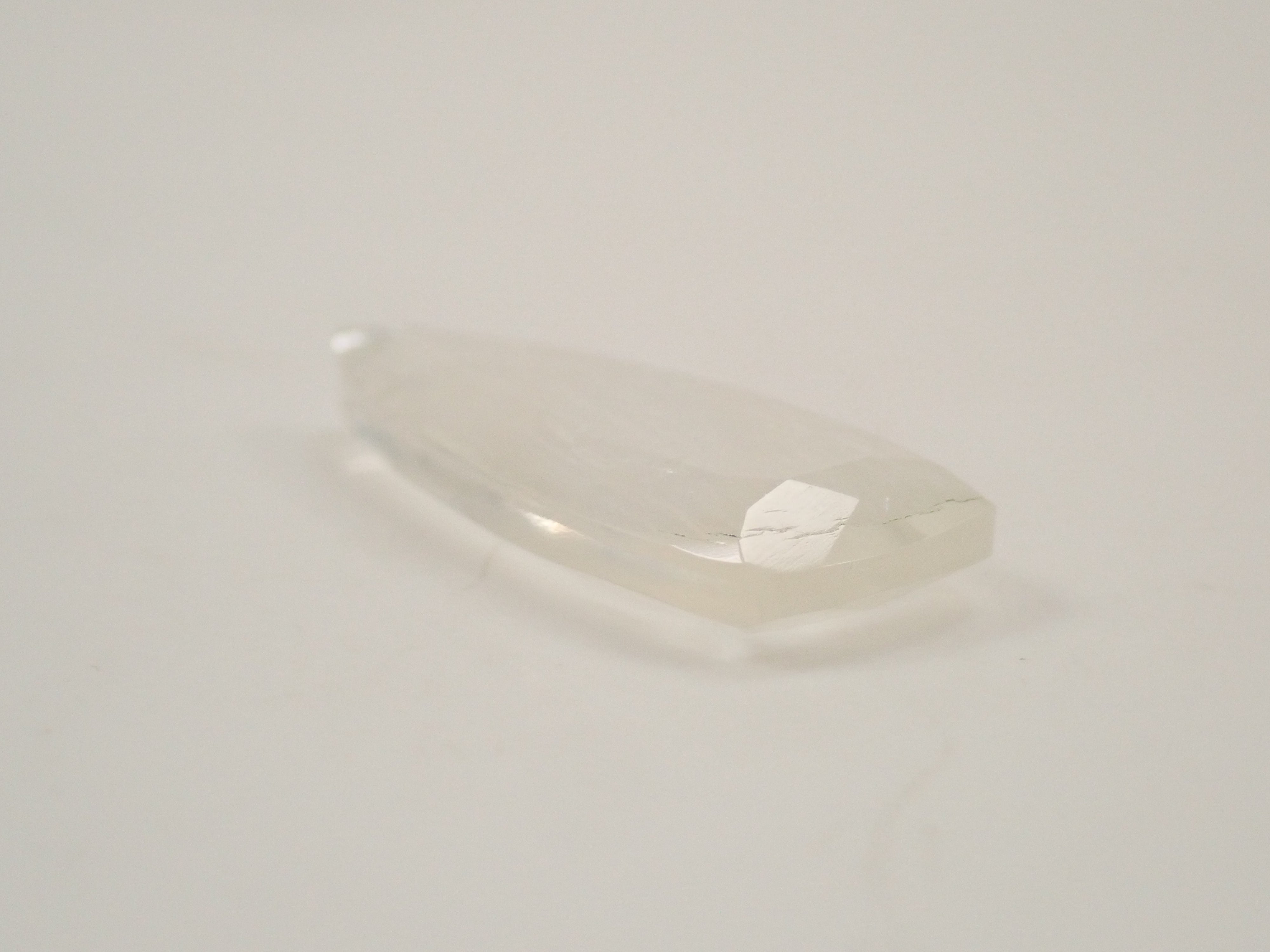 【12562643掲載】マラウイ産ムーンストーン(マラウイムーンストーン) 4.731ctルース