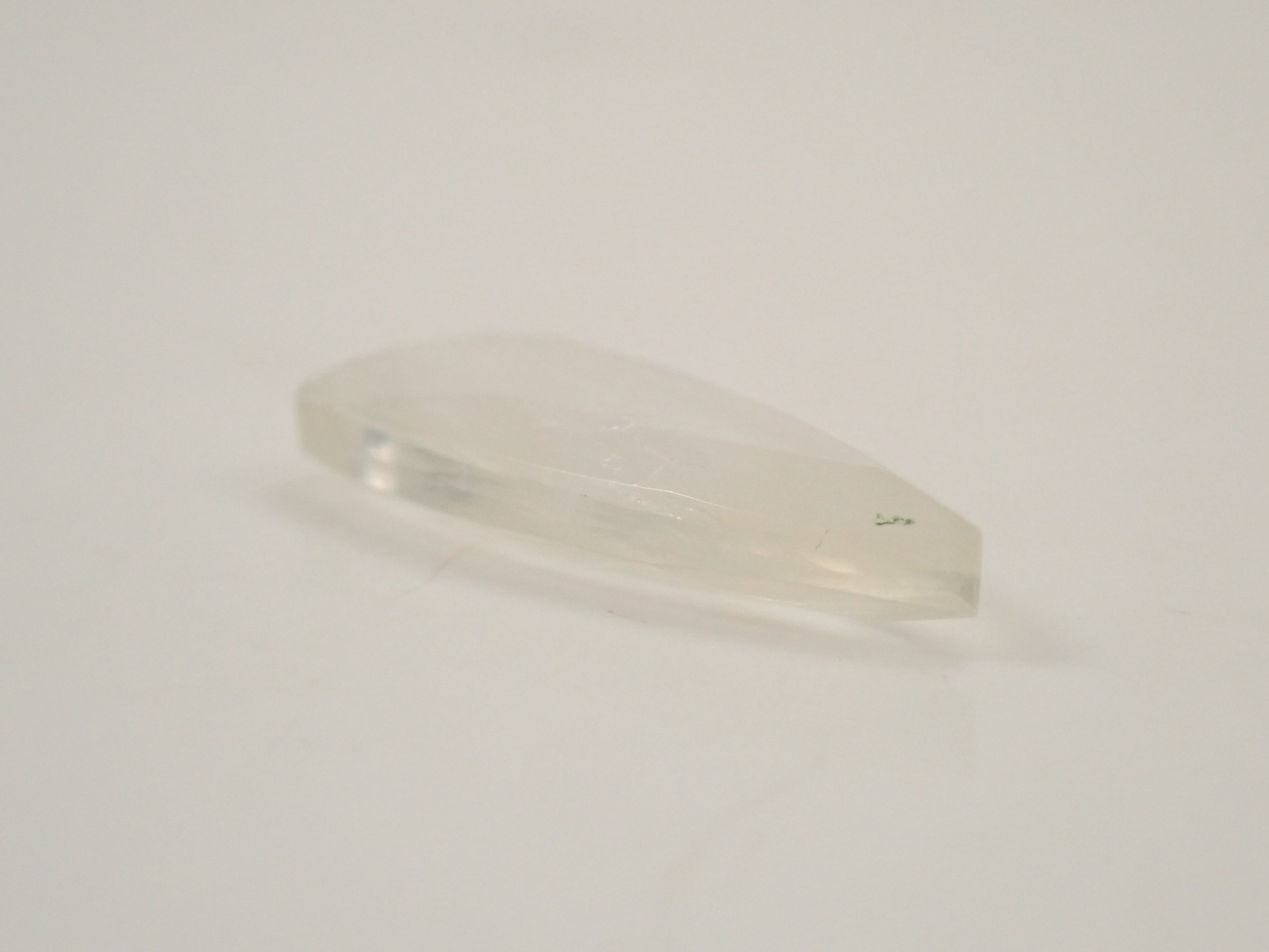 【12562643掲載】マラウイ産ムーンストーン(マラウイムーンストーン) 4.731ctルース