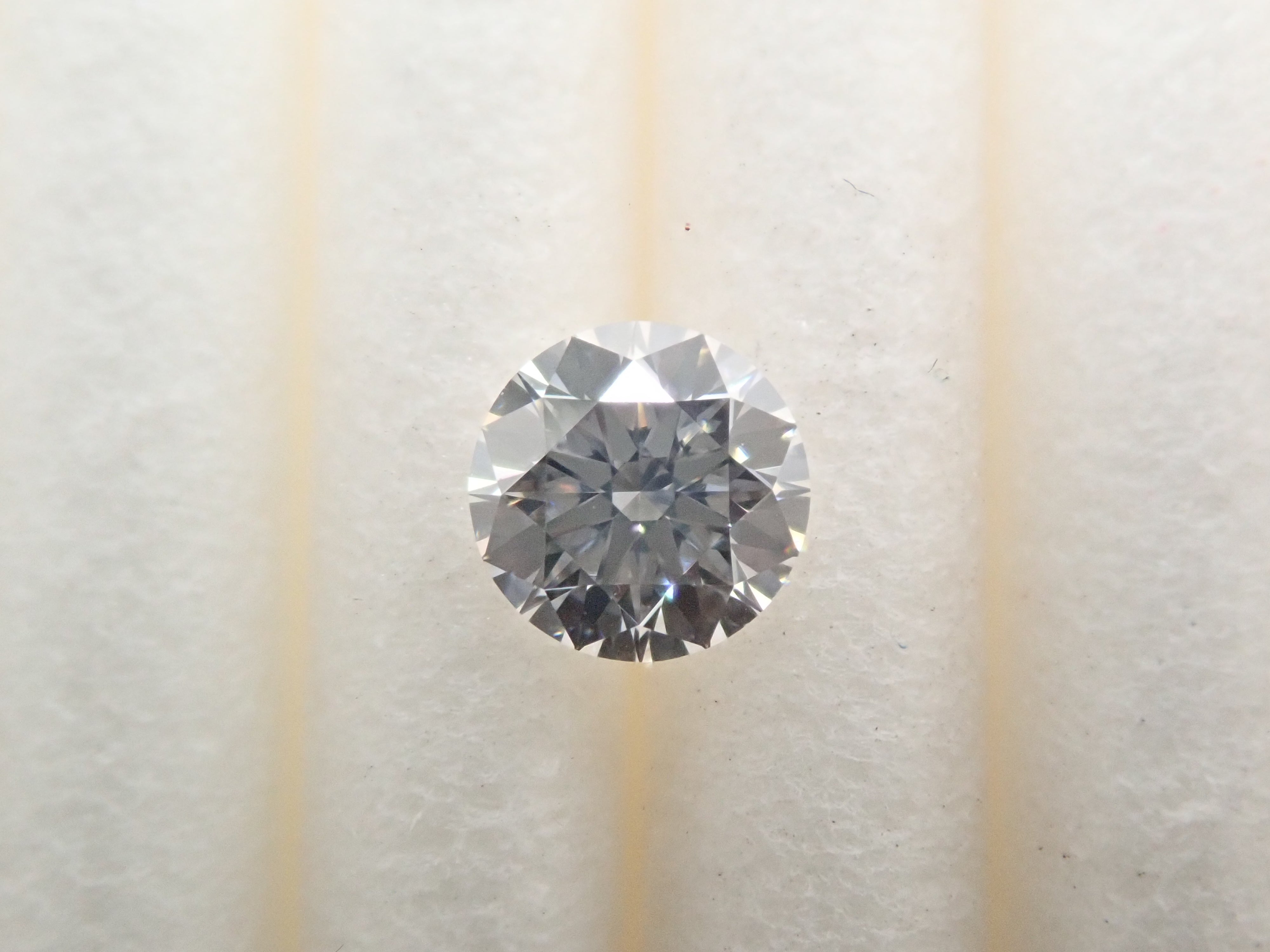 インターナリーフローレスダイヤモンド 4mm/0.240ctルース(E, IF) GIA