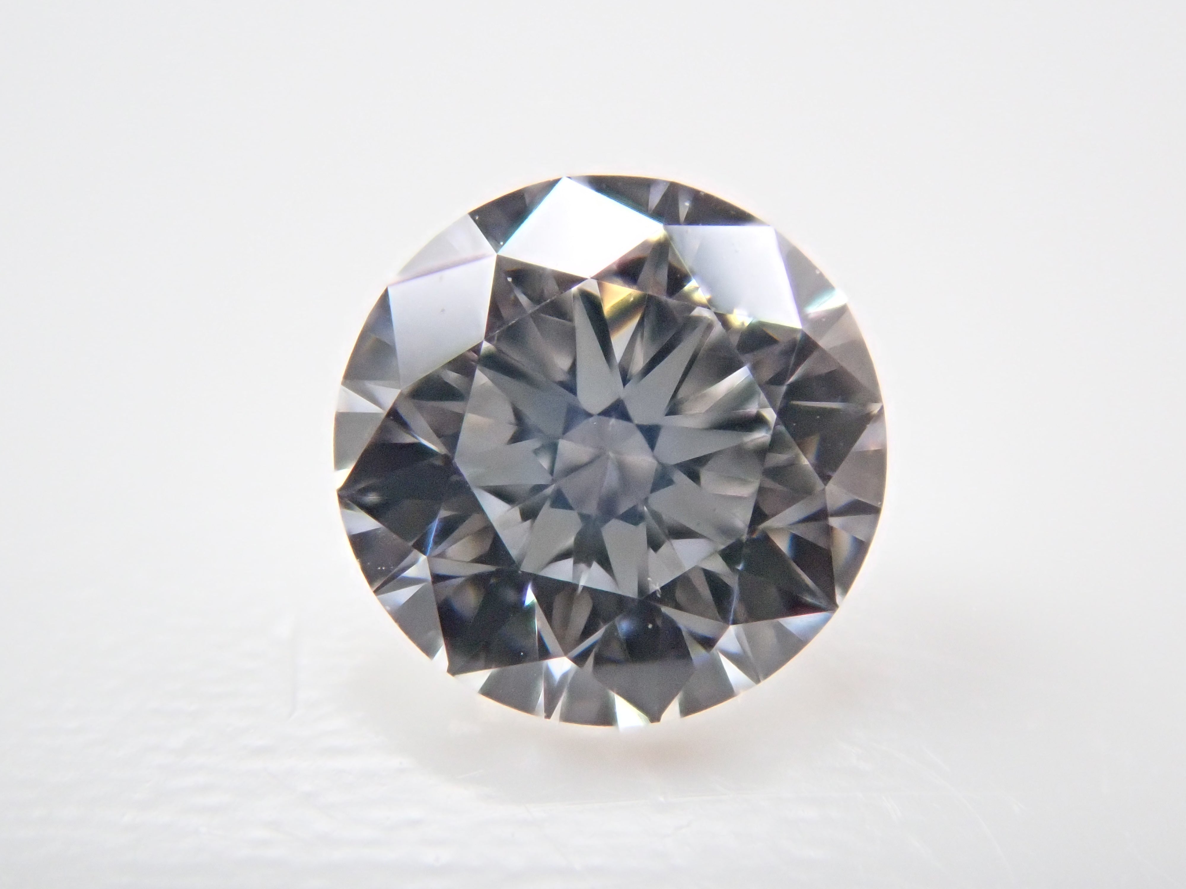 インターナリーフローレスダイヤモンド 4mm/0.240ctルース(E, IF) GIA