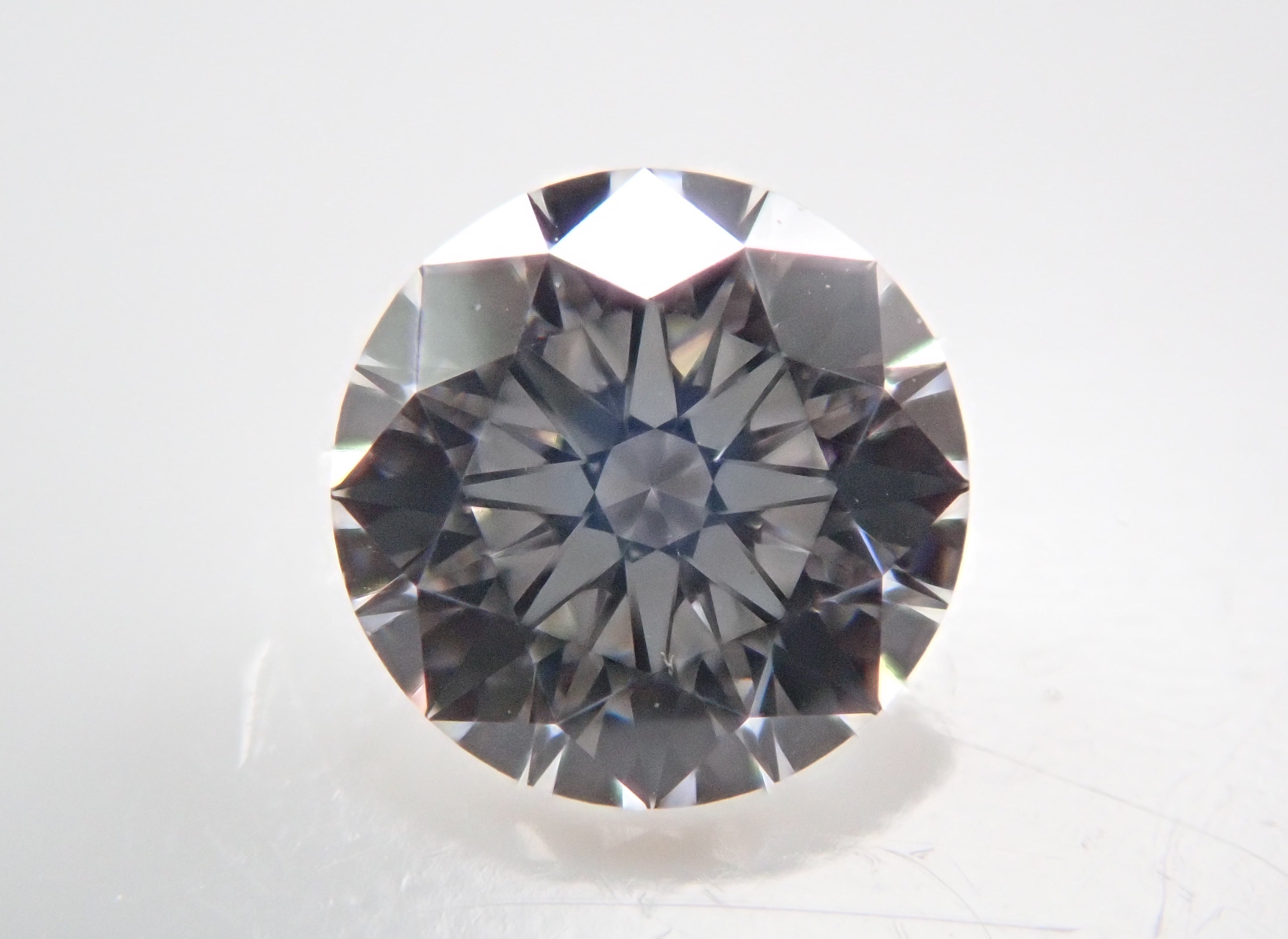 インターナリーフローレスダイヤモンド 4mm/0.240ctルース(E, IF) GIA