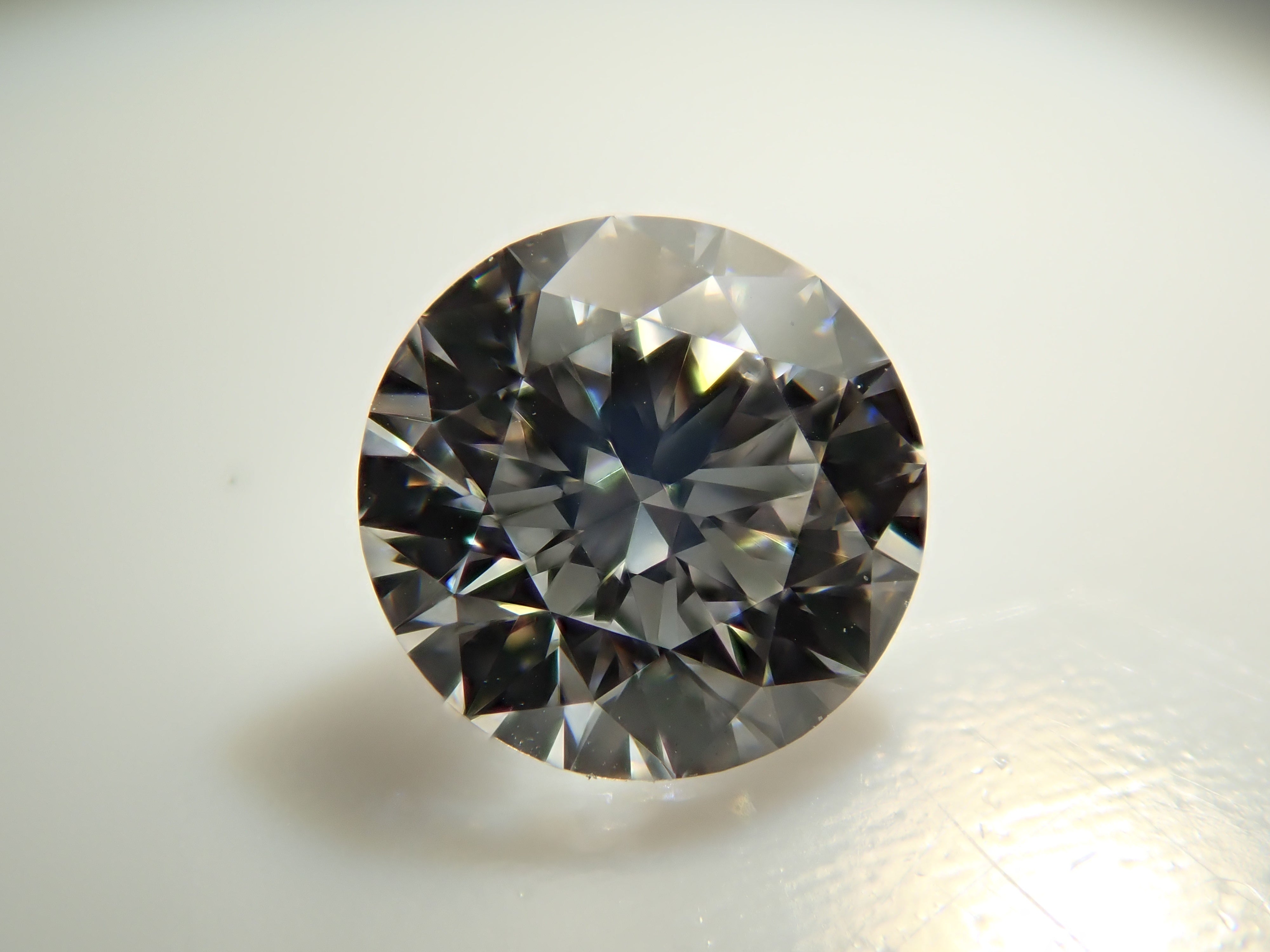 インターナリーフローレスダイヤモンド 4mm/0.240ctルース(E, IF) GIA