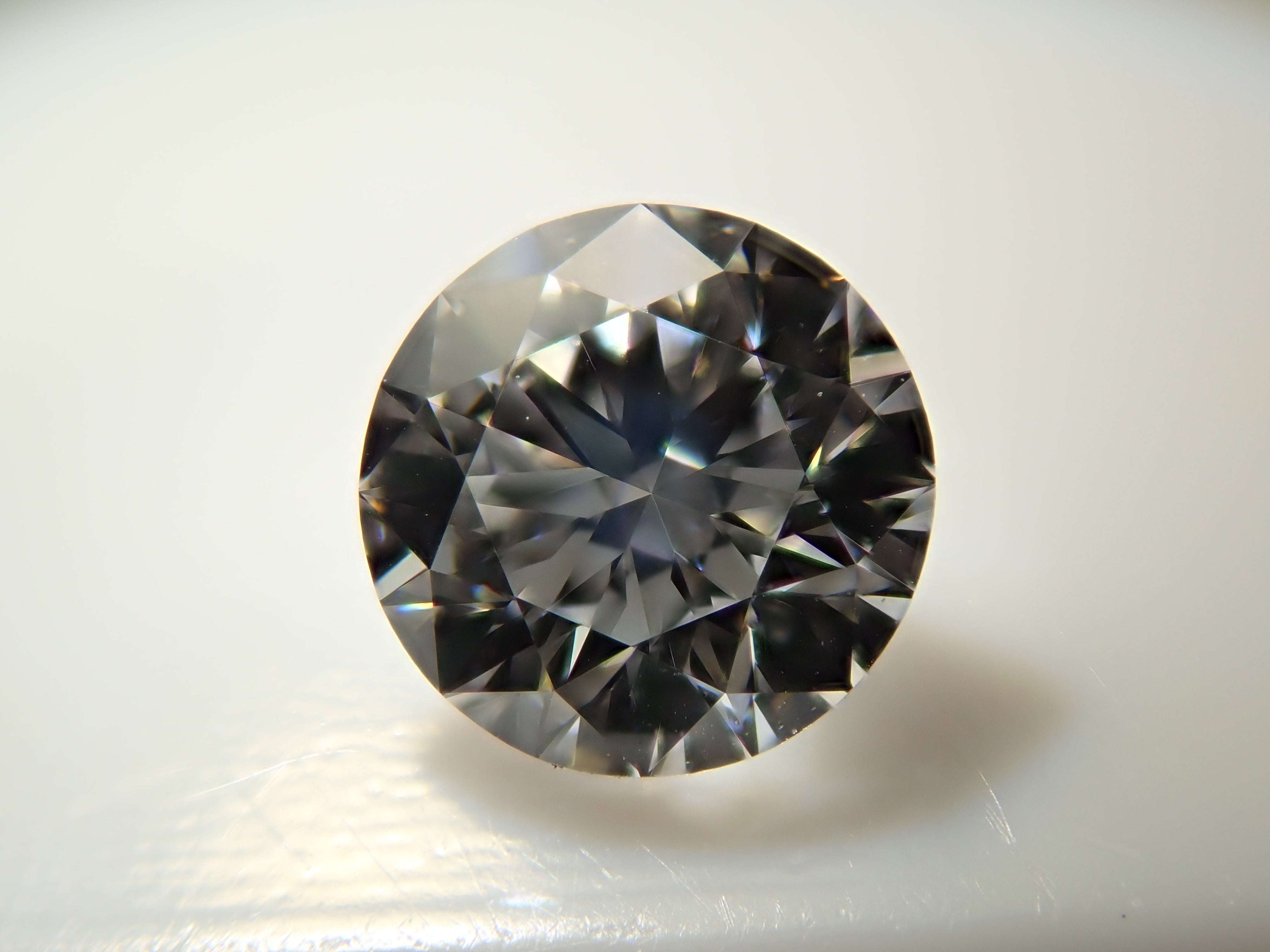 インターナリーフローレスダイヤモンド 4mm/0.240ctルース(E, IF) GIA