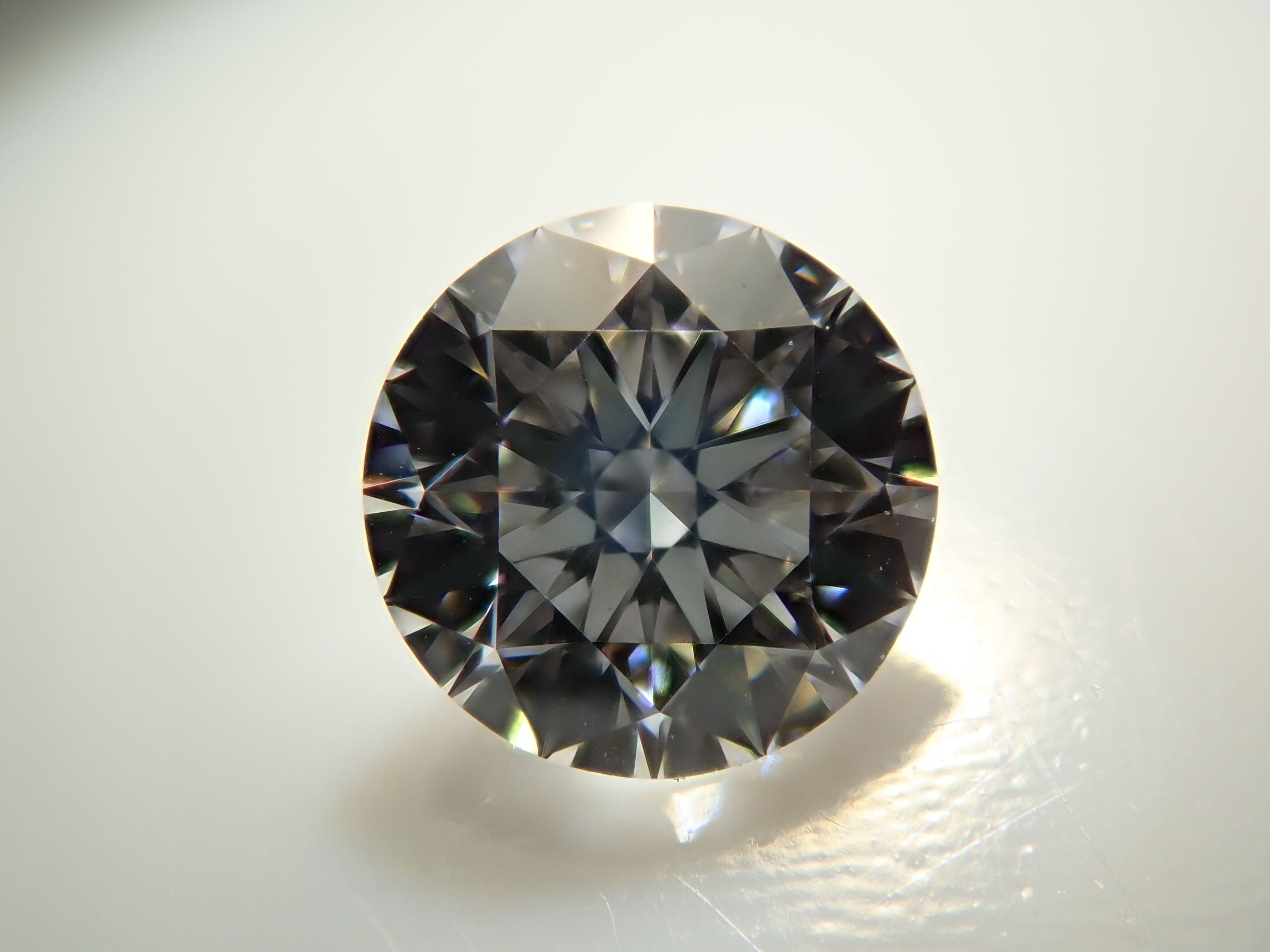 インターナリーフローレスダイヤモンド 4mm/0.240ctルース(E, IF) GIA