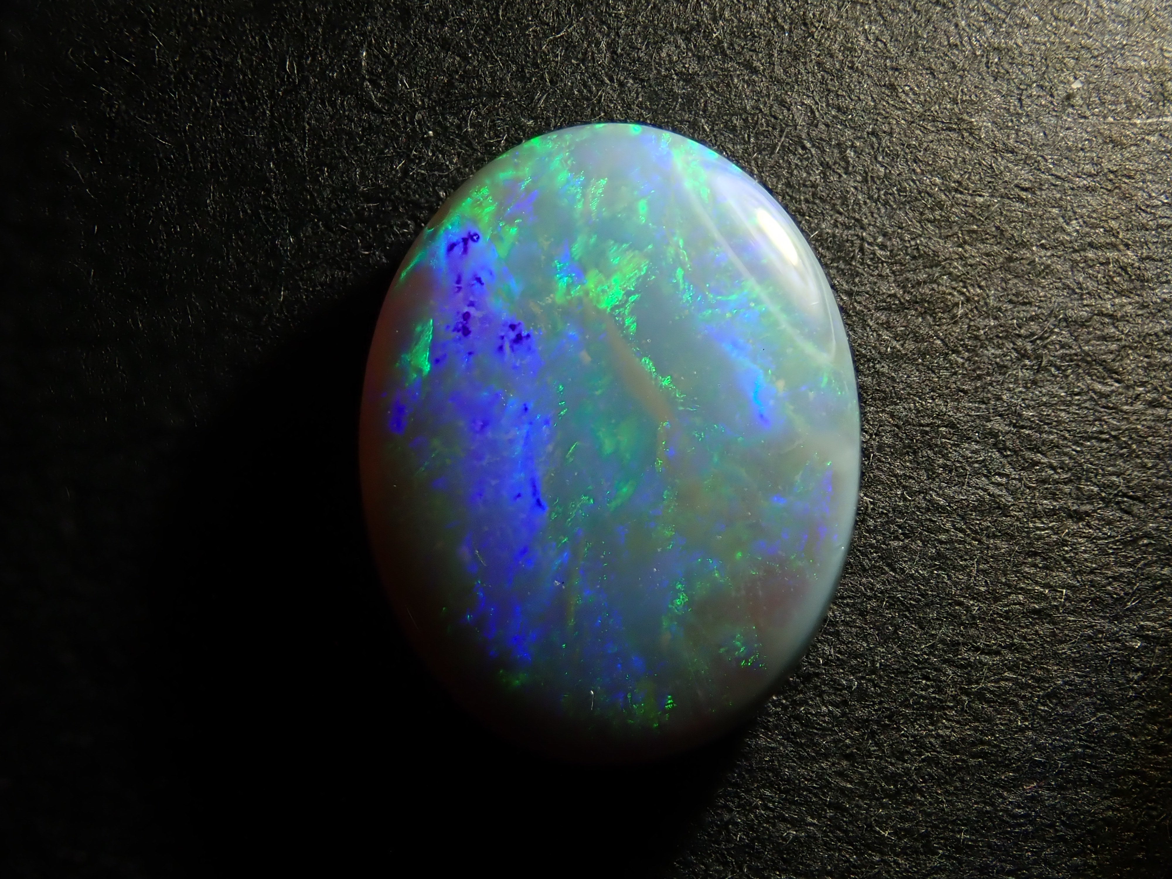 【12/13 22時販売】《限定9石》オーストラリア産ブラックオパール(セミブラックオパール含む)ガチャ1石ルース(おまけホワイトオパール1石付き)《複数購入割引有》