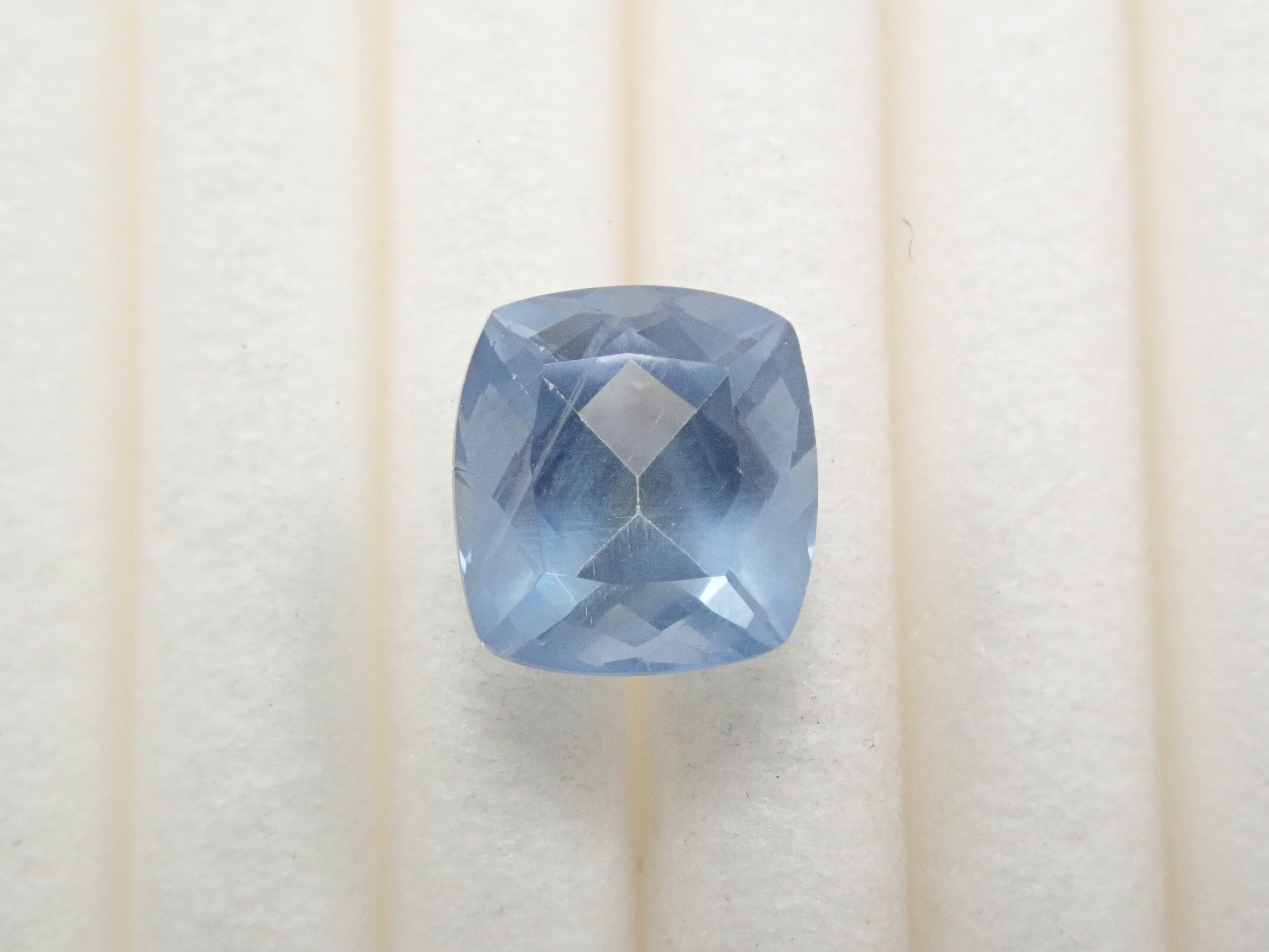 ジンバブエ産ブルーアパタイト(UVタイプ) 1.061ctルース