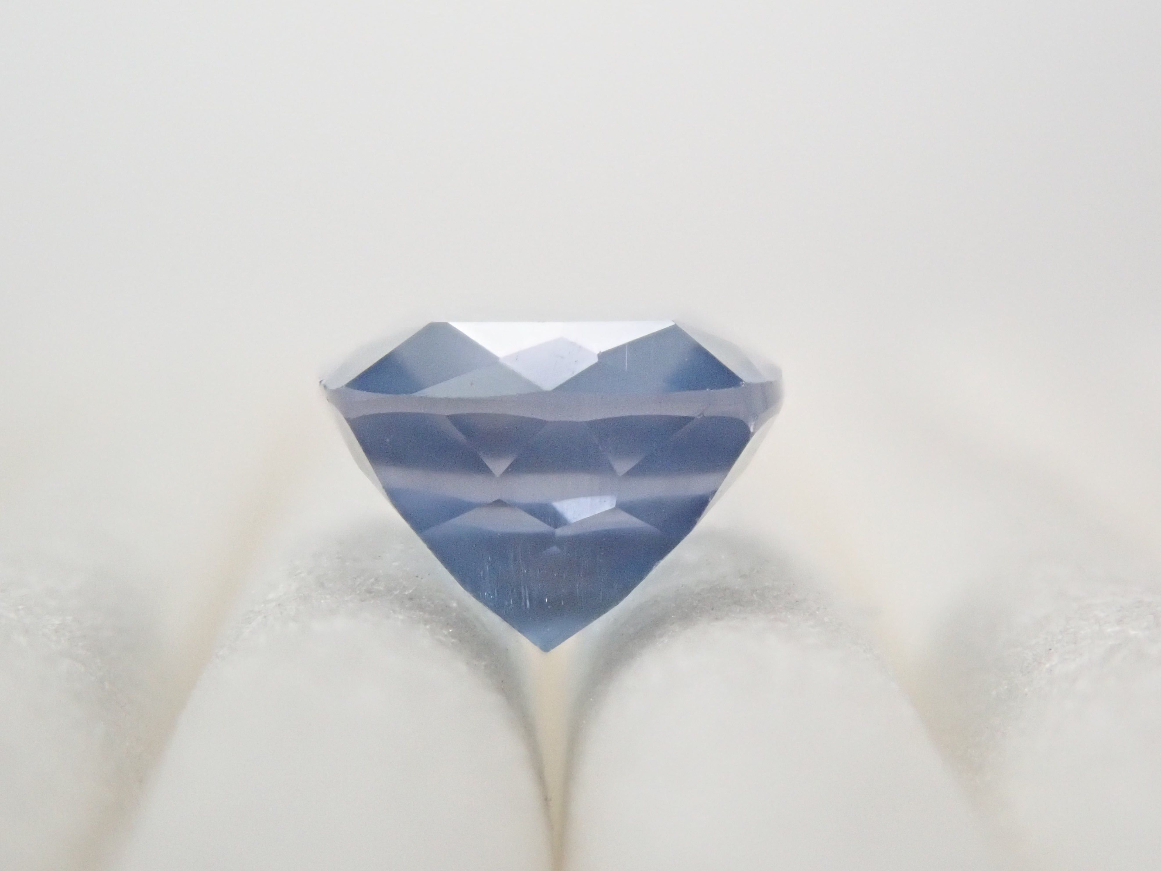 ジンバブエ産ブルーアパタイト(UVタイプ) 1.061ctルース