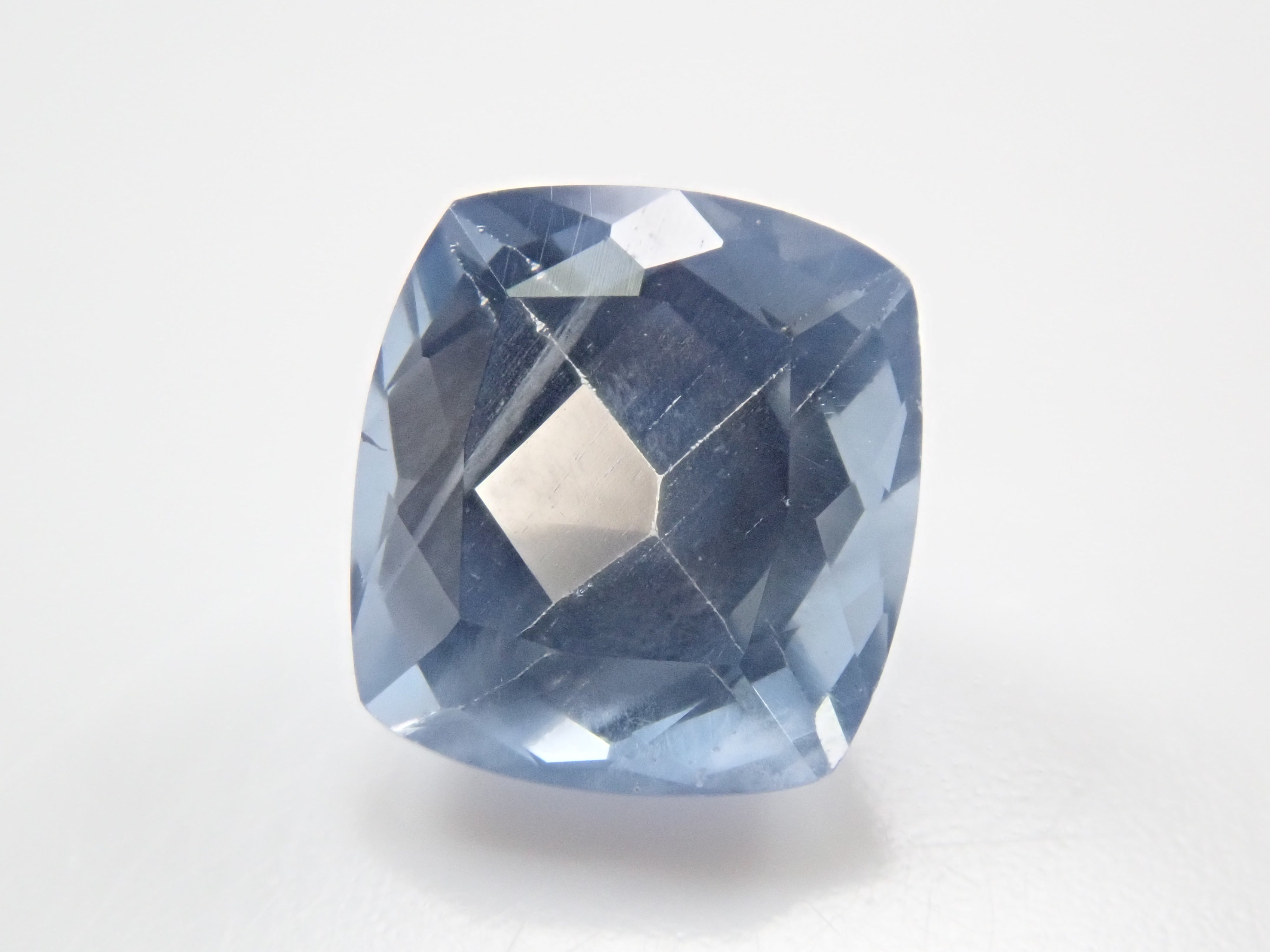 ジンバブエ産ブルーアパタイト(UVタイプ) 1.061ctルース