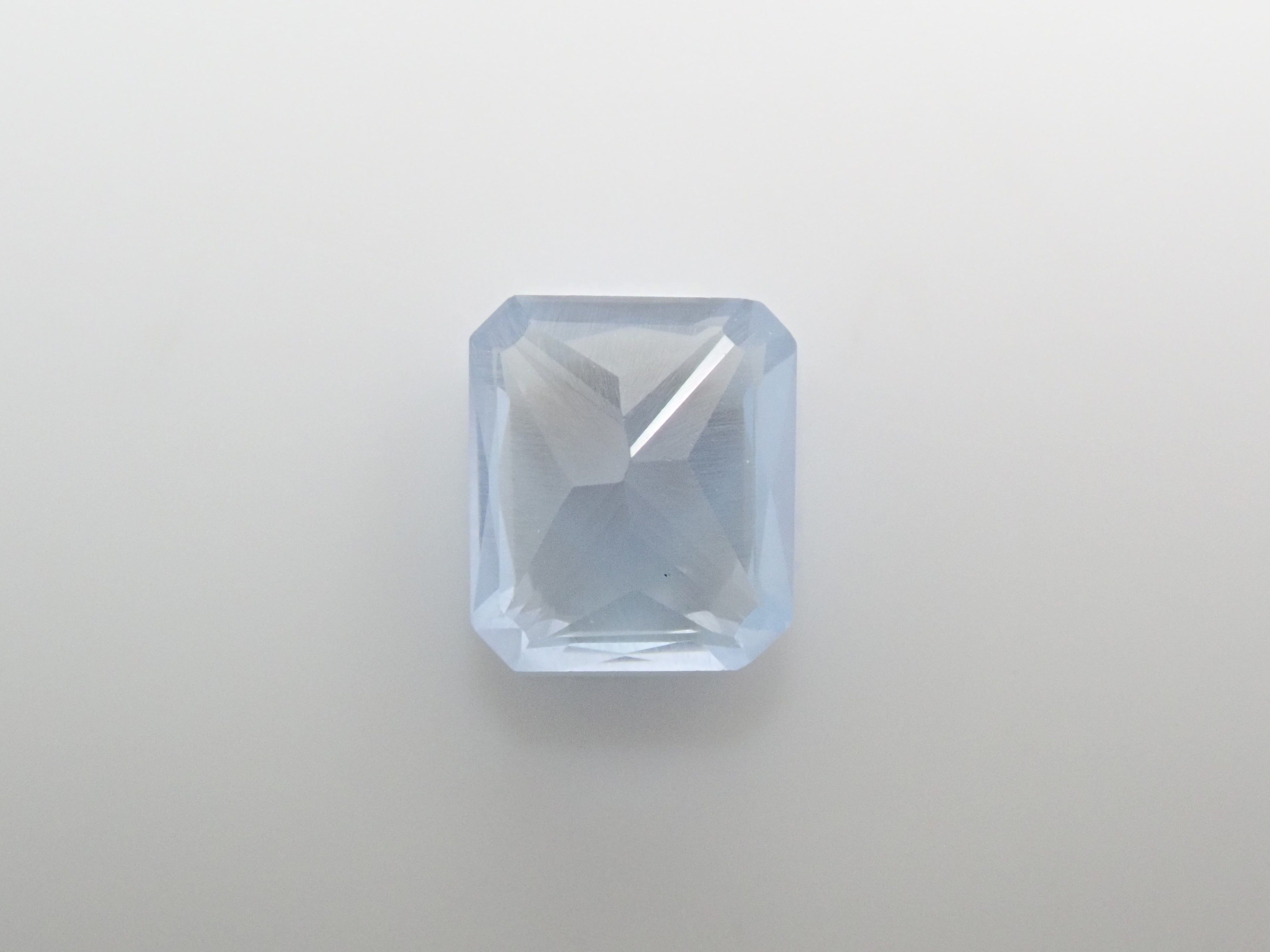 ジンバブエ産ブルーアパタイト(UVタイプ) 0.703ctルース