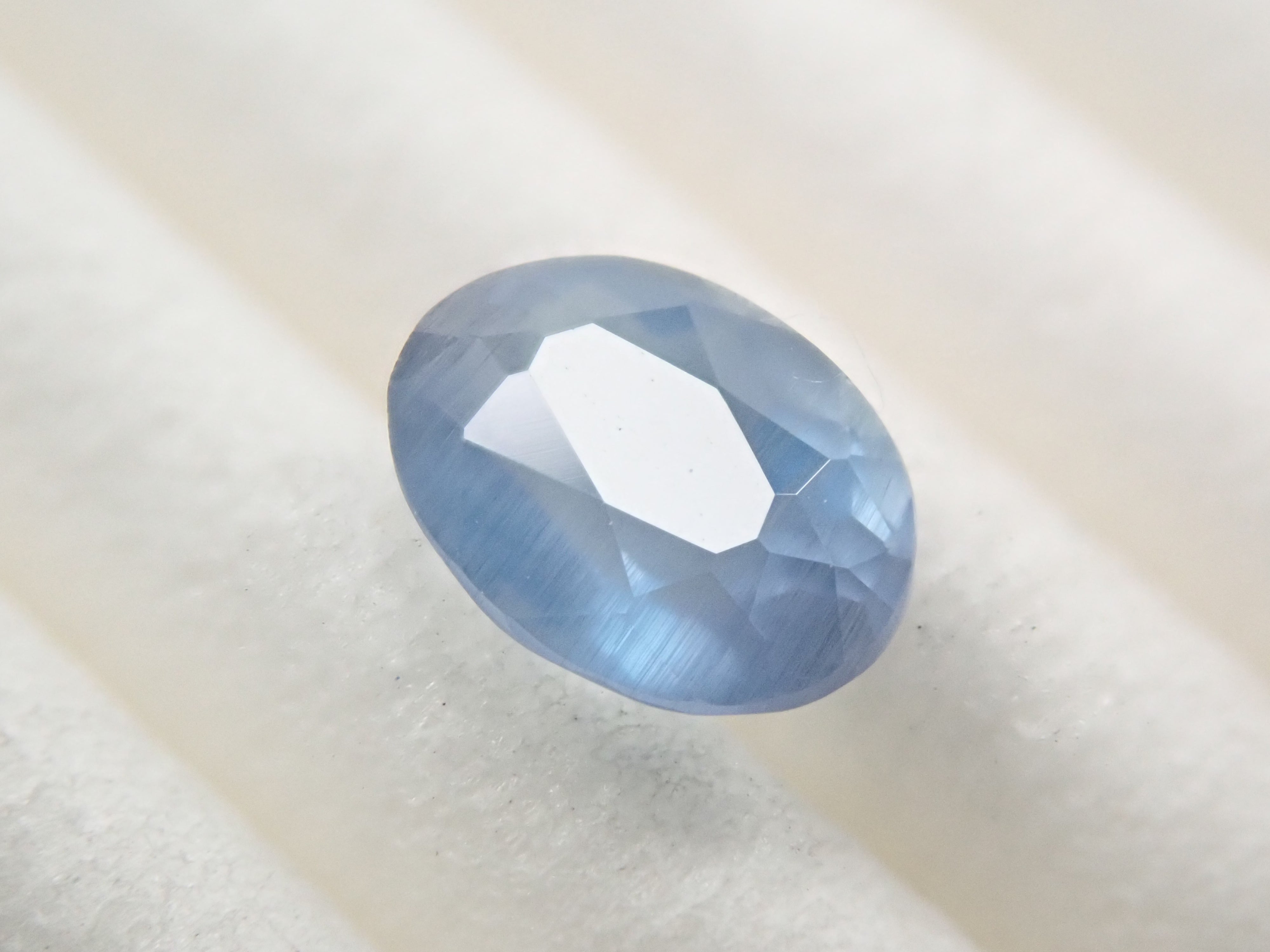 ジンバブエ産ブルーアパタイト(UVタイプ) 0.539ctルース