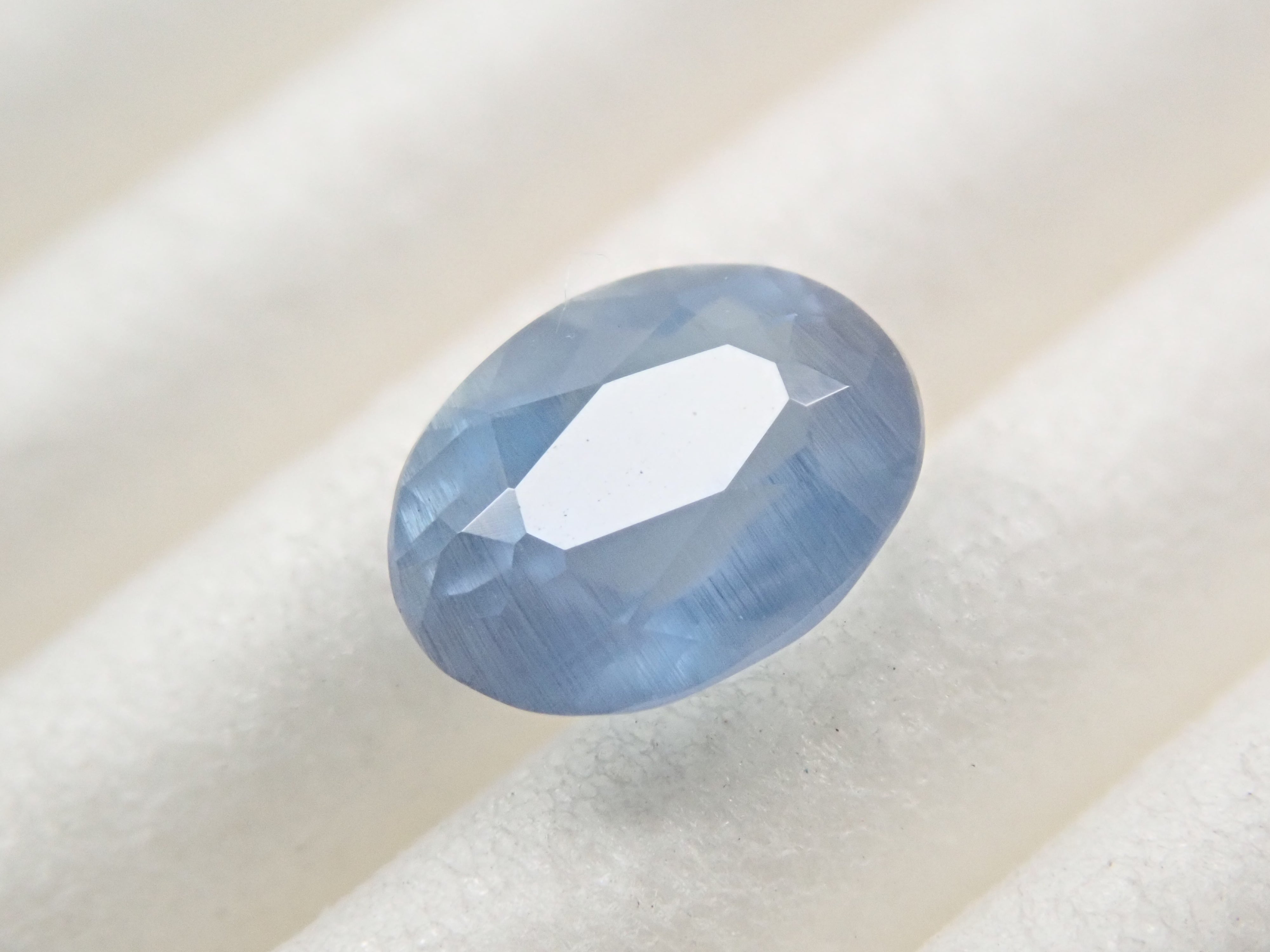 ジンバブエ産ブルーアパタイト(UVタイプ) 0.539ctルース