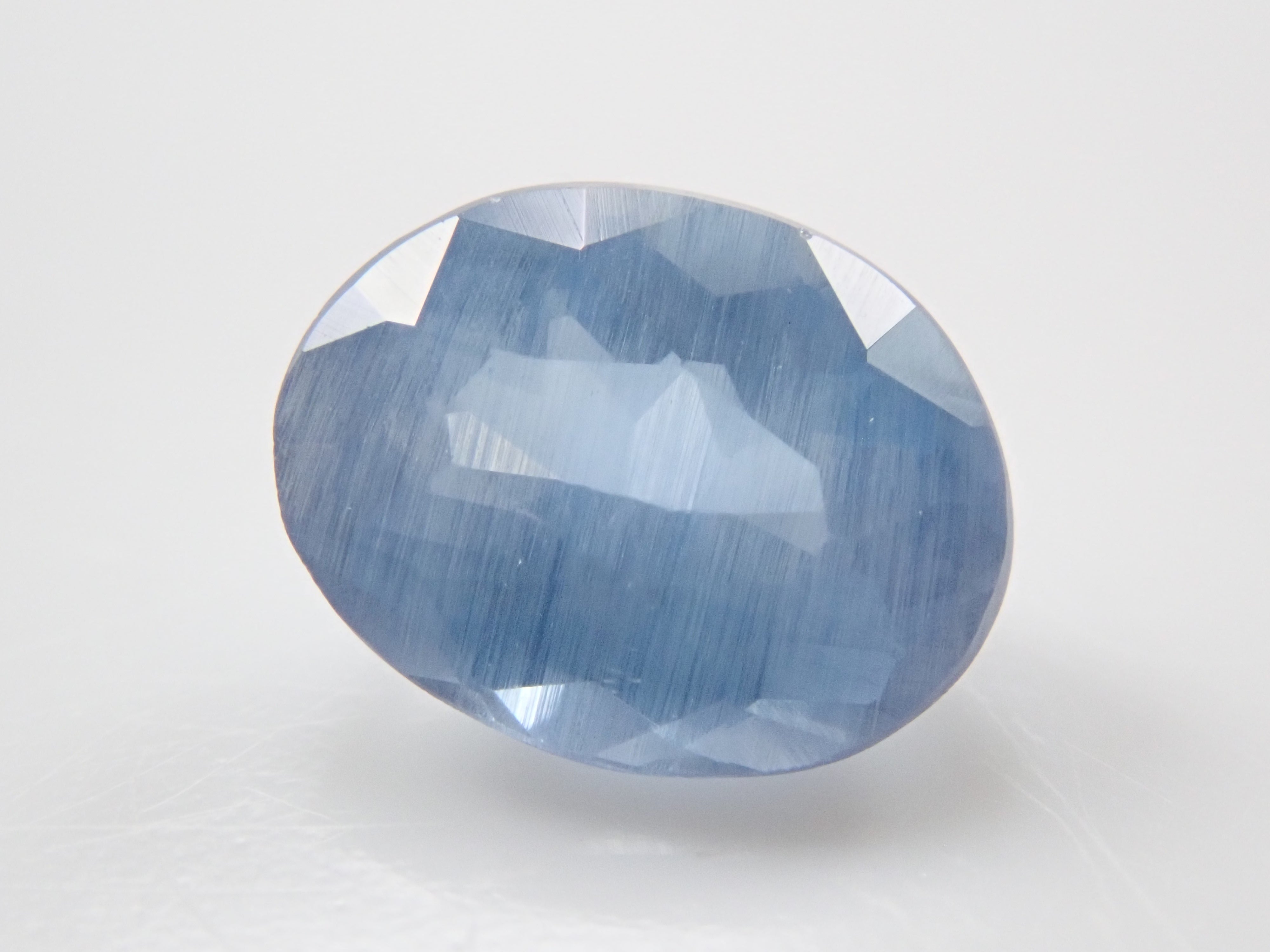 ジンバブエ産ブルーアパタイト(UVタイプ) 0.539ctルース