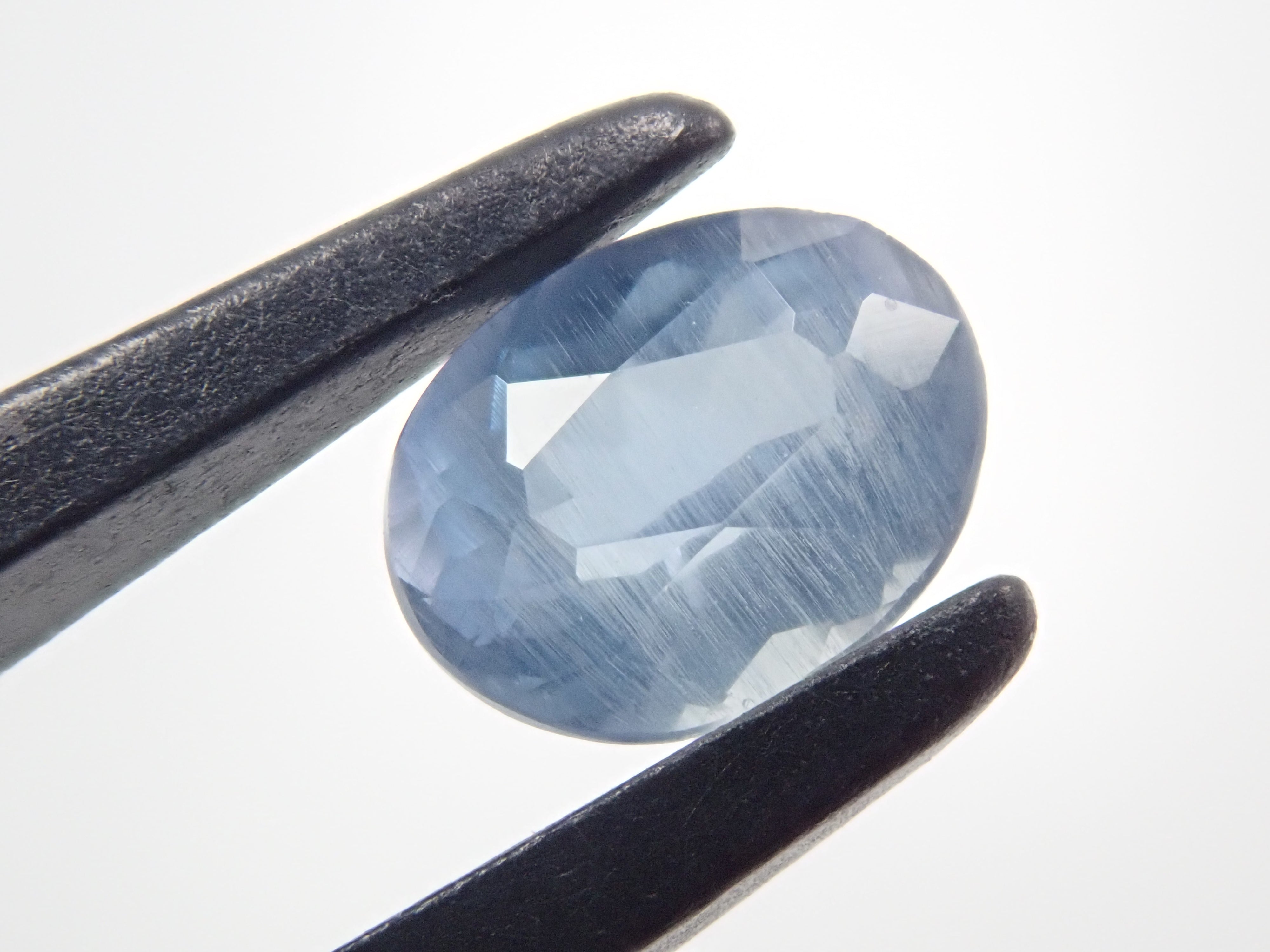 ジンバブエ産ブルーアパタイト(UVタイプ) 0.539ctルース