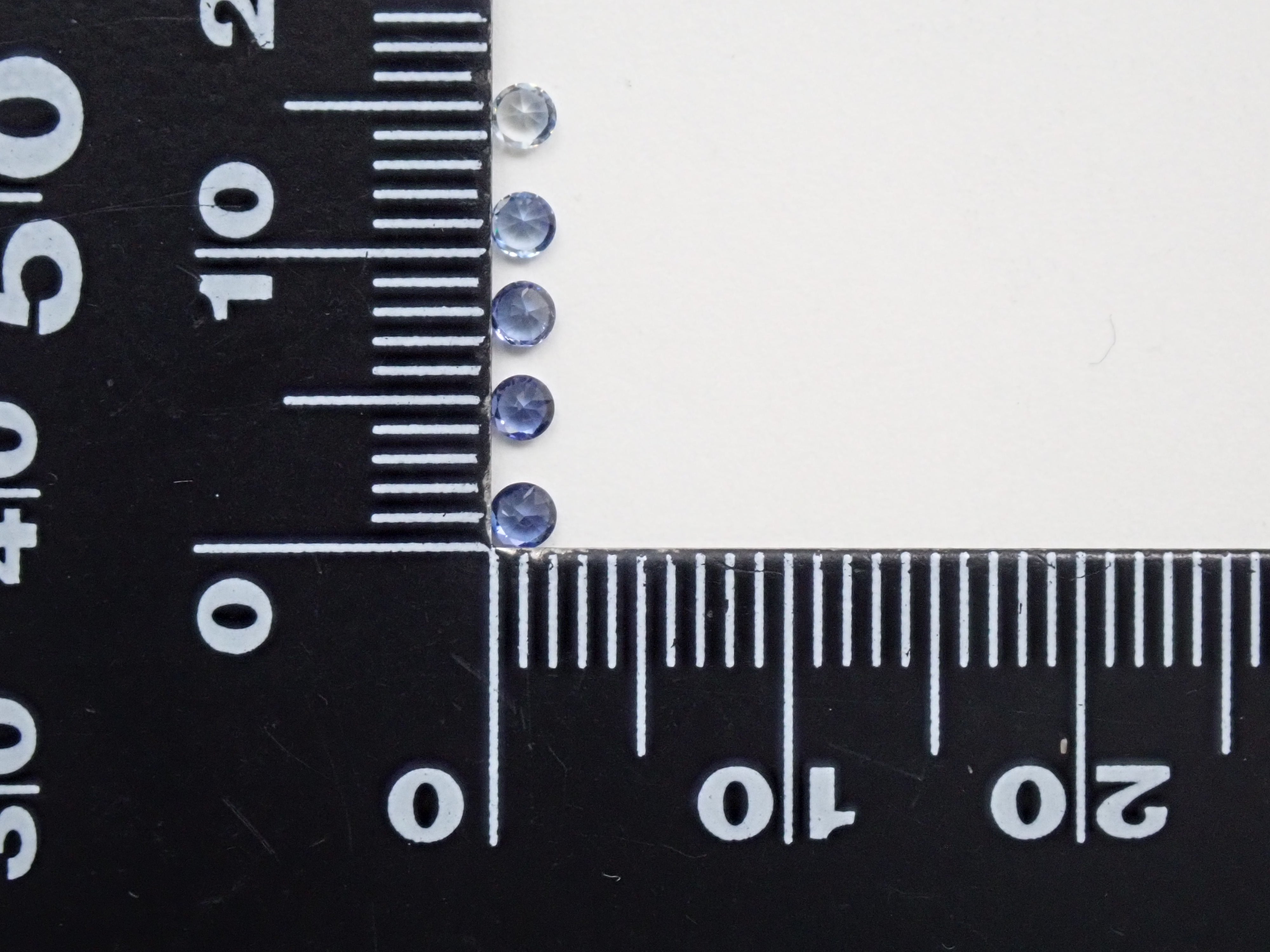 ベニトアイト 2.2mm/0.270ctルース(グラデーションセット)