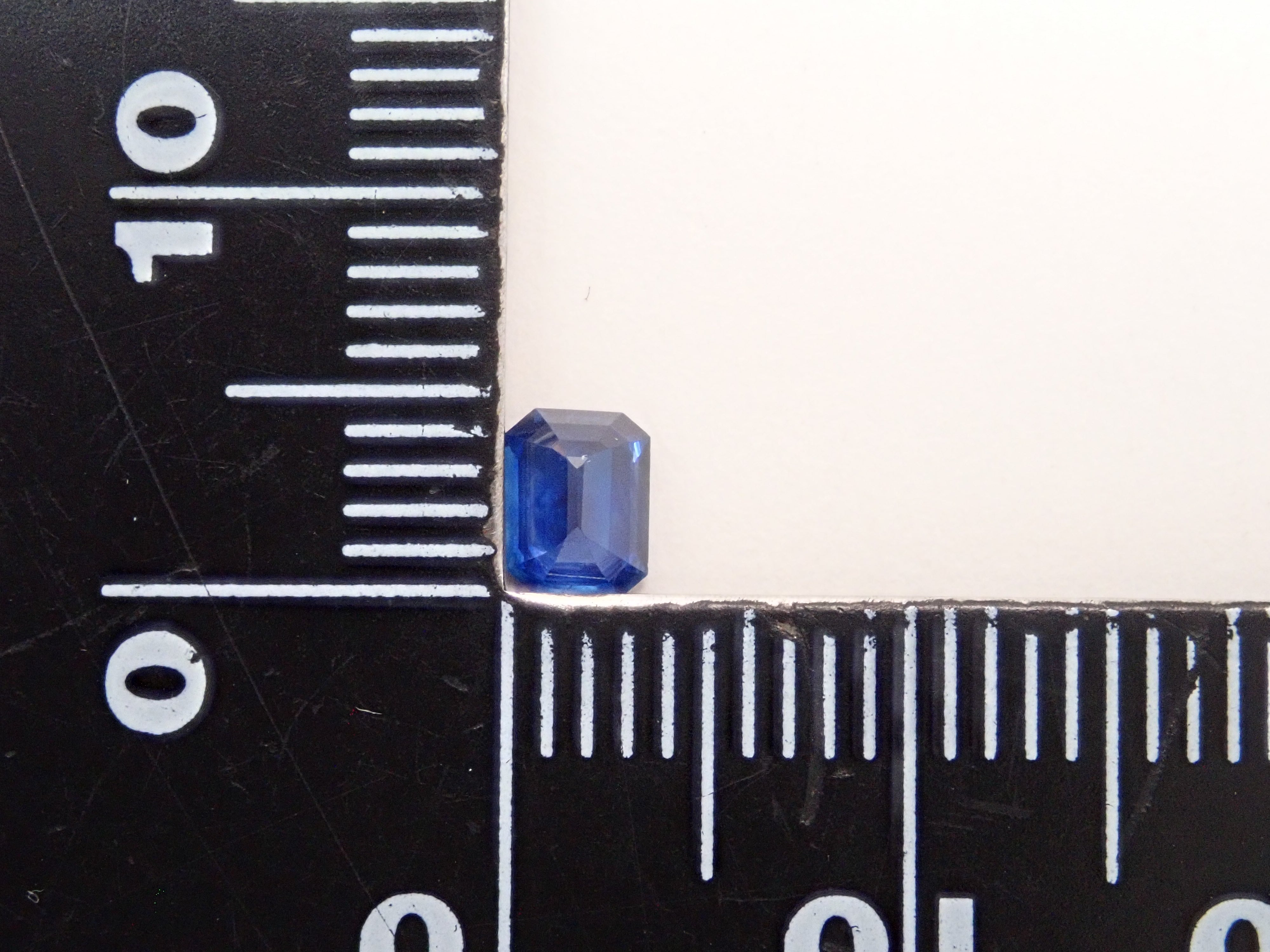 【12562675掲載】スリランカ産ブルーサファイア 0.442ctルース