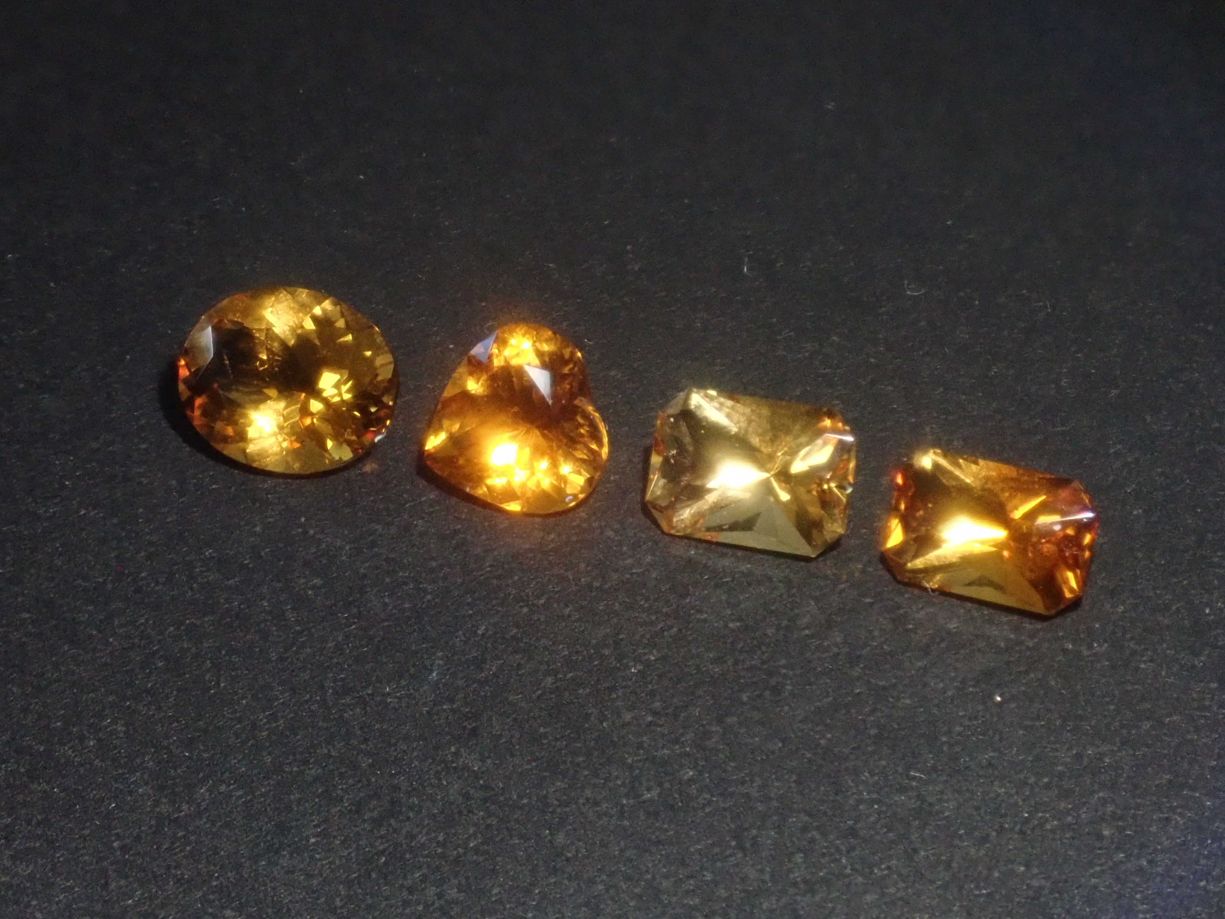 【4/18 22時販売】《限定10石》甲州貴石切子plusthree「暁」アメトリンが当たるジェムガチャ《複数購入割引有》