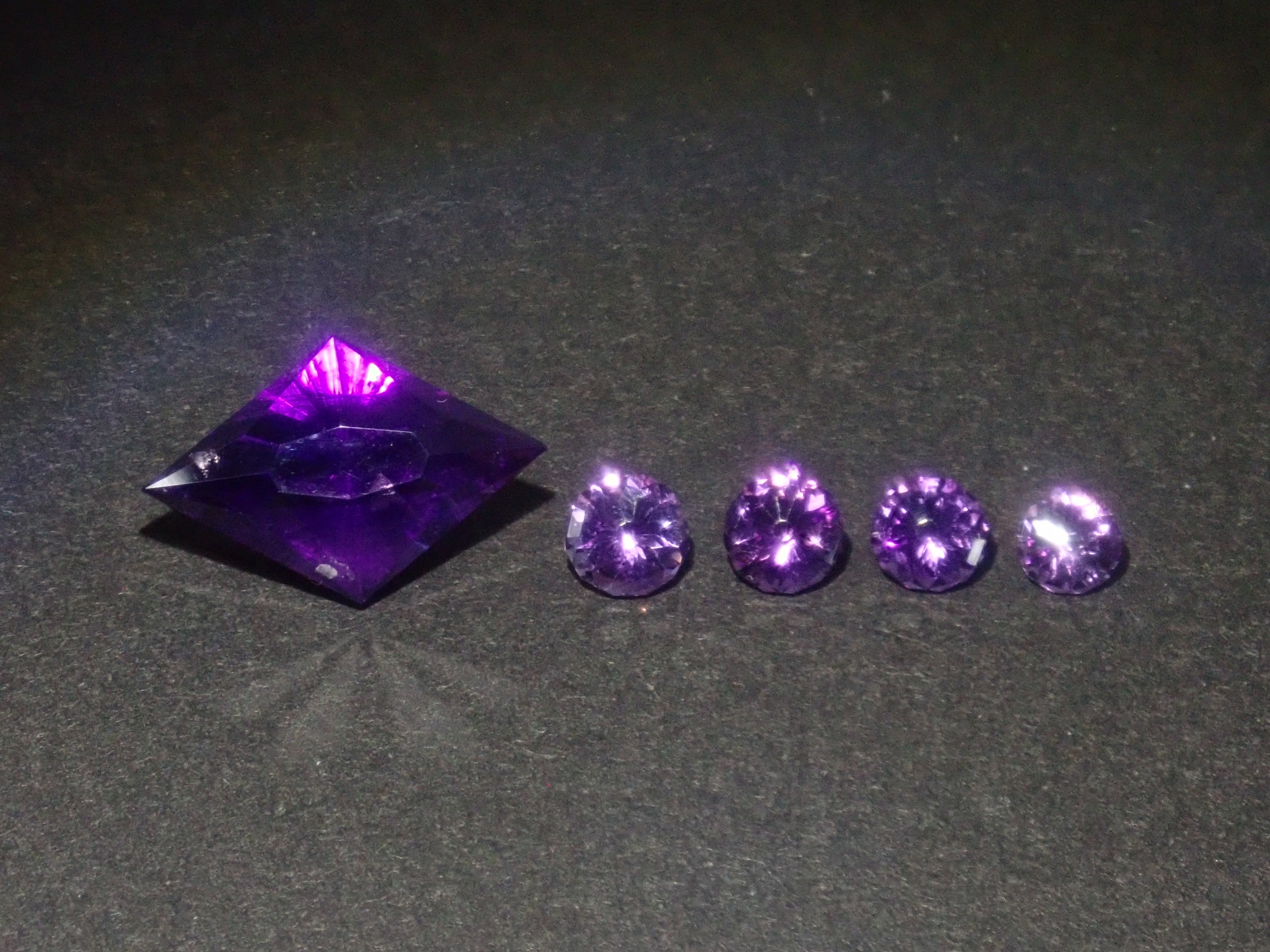 【4/18 22時販売】《限定10石》甲州貴石切子plusthree「暁」アメトリンが当たるジェムガチャ《複数購入割引有》