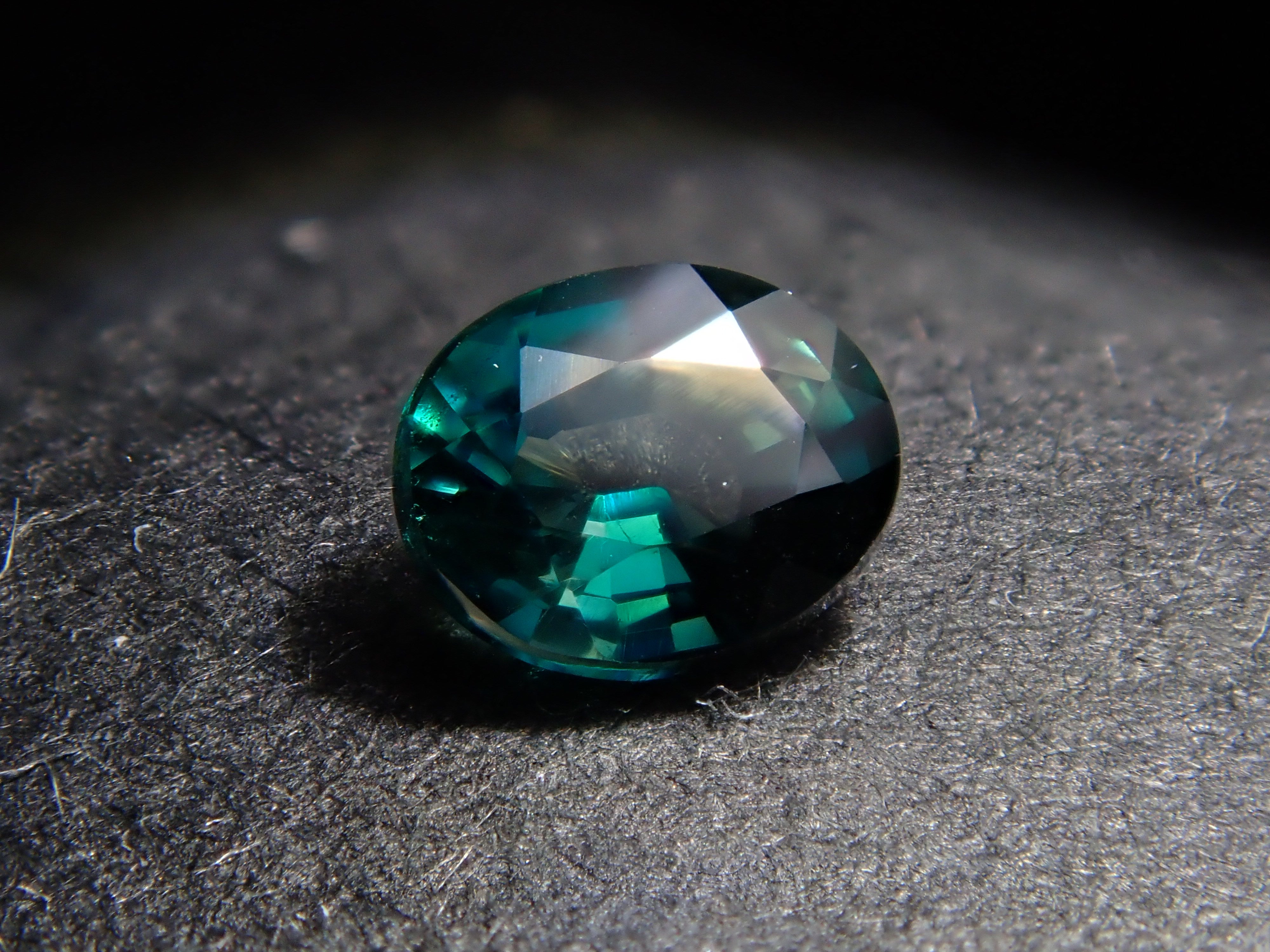 【12562657掲載】マダガスカル産グランディディエライト 0.163ctルース