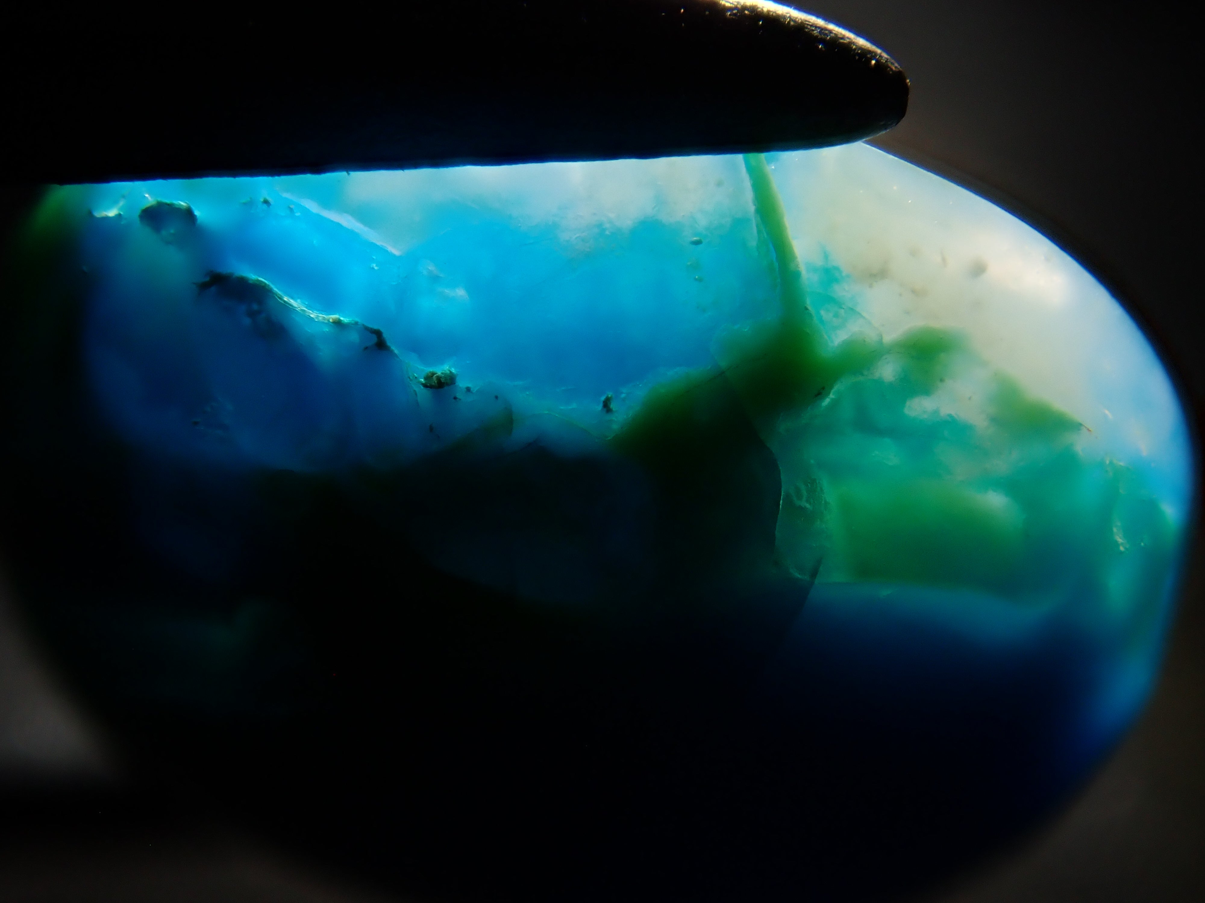 【12562646掲載】ペルー産バイカラーブルーオパール 2.707ctルース