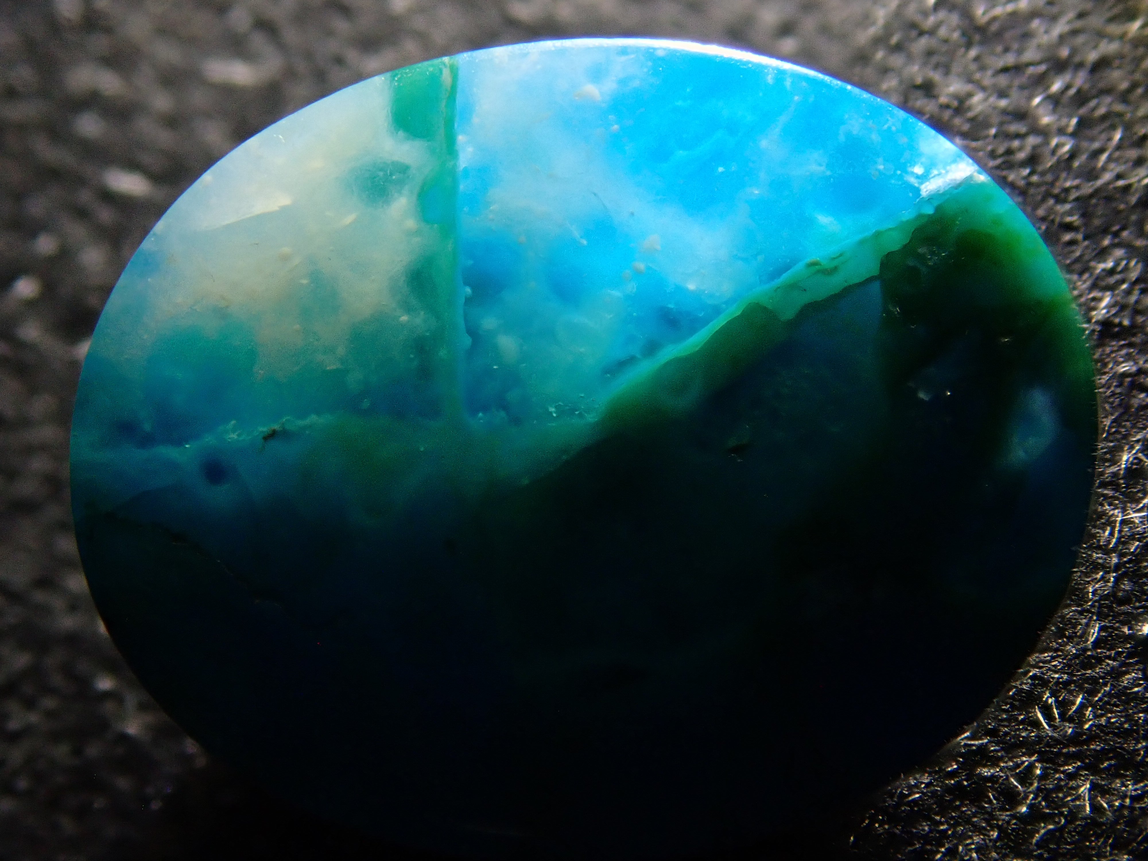 【12562646掲載】ペルー産バイカラーブルーオパール 2.707ctルース