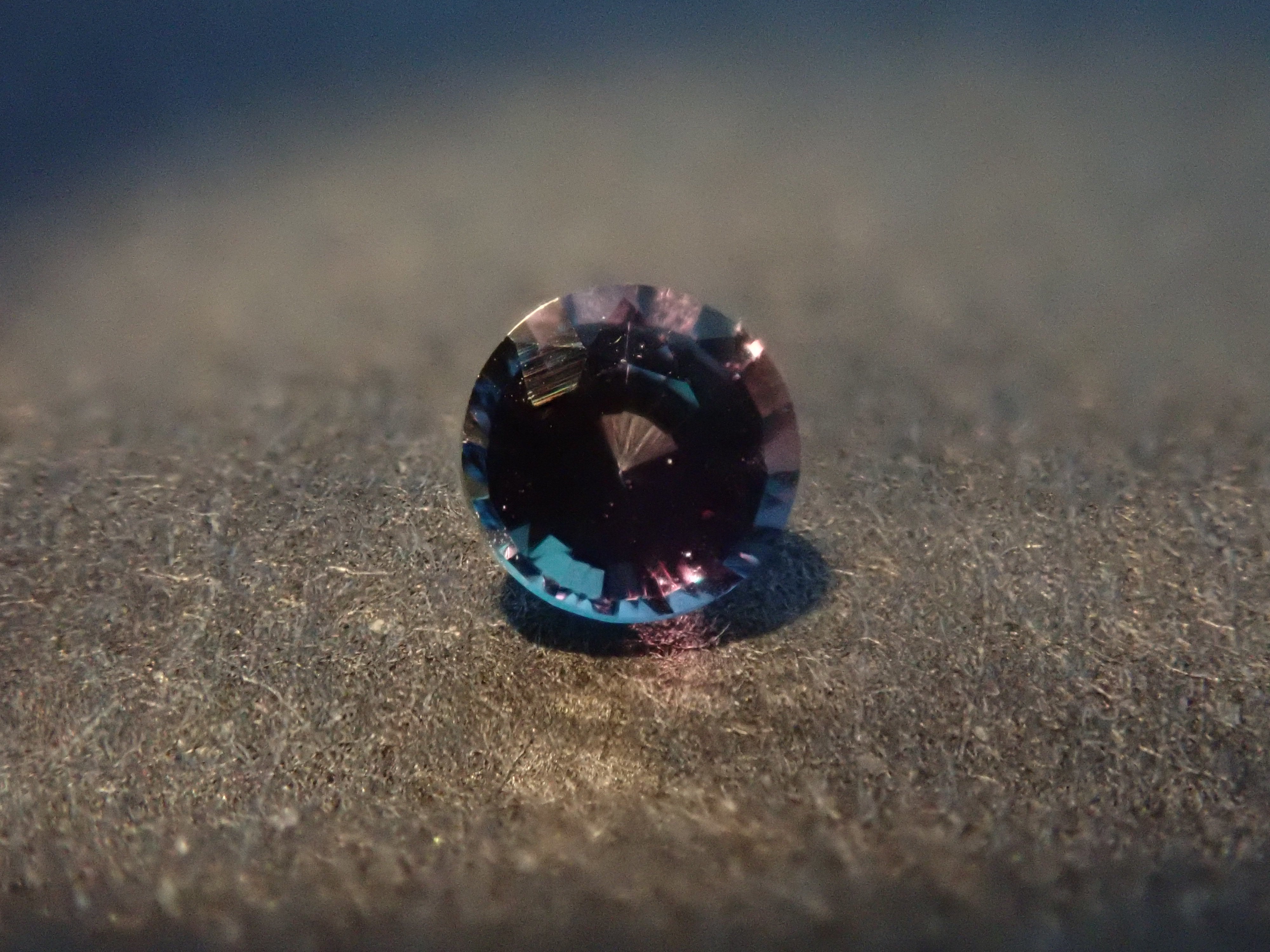 【4/10 22時販売】ブラジル産アレキサンドライト 2.7mm/0.105ctルース