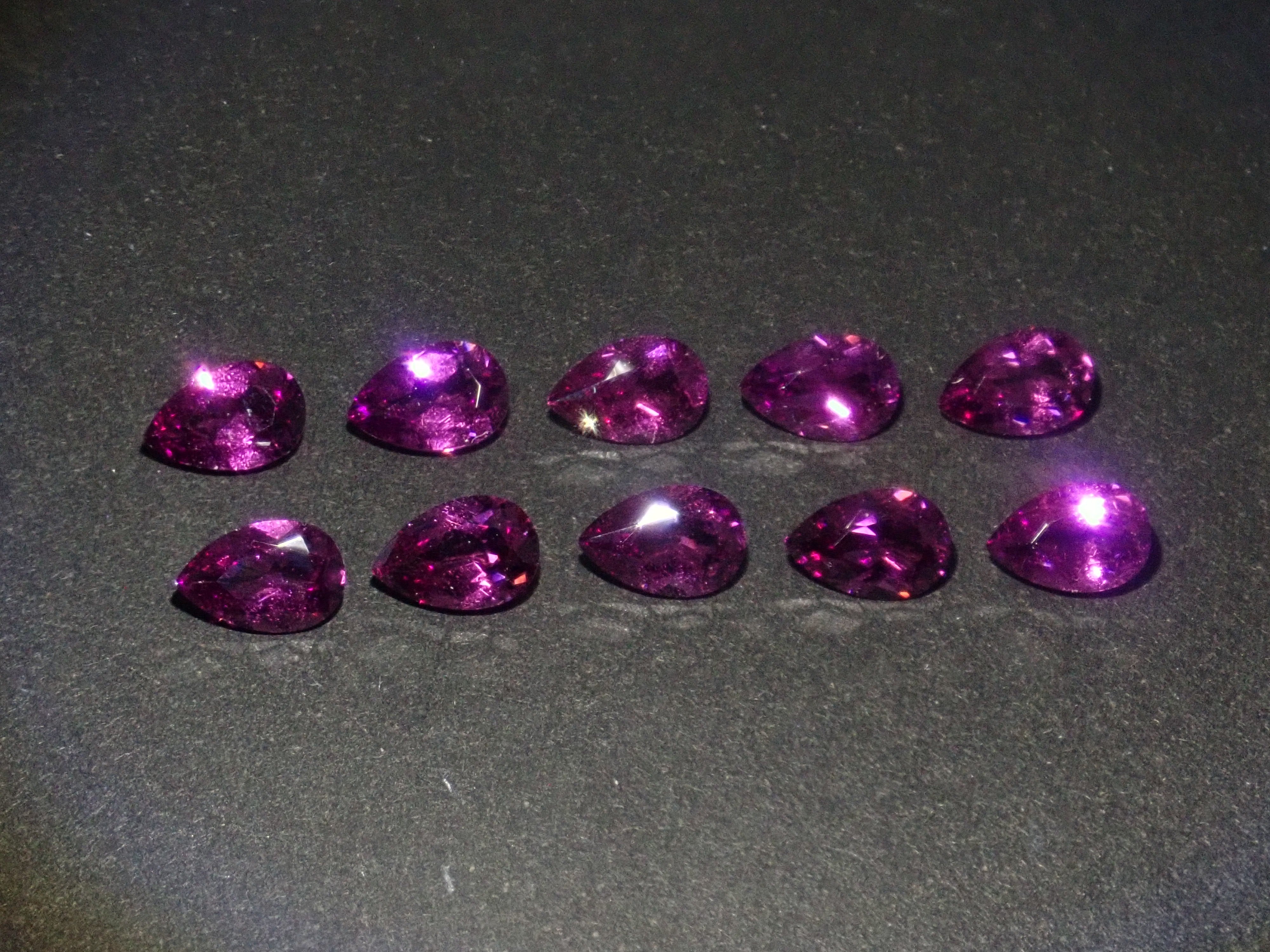 【4/17 22時販売】《限定10石》モザンビーク産グレープガーネット1石ルース(6×4mm,ペアシェイプカット)《複数購入割引有》