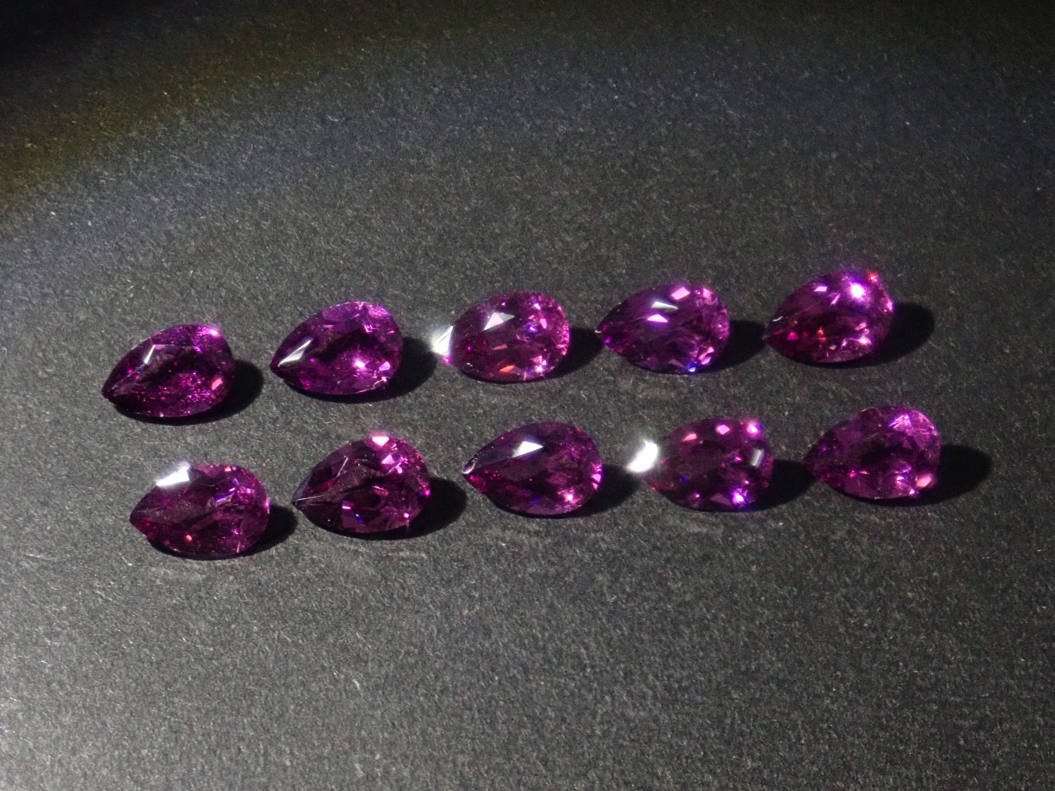 【4/17 22時販売】《限定10石》モザンビーク産グレープガーネット1石ルース(6×4mm,ペアシェイプカット)《複数購入割引有》