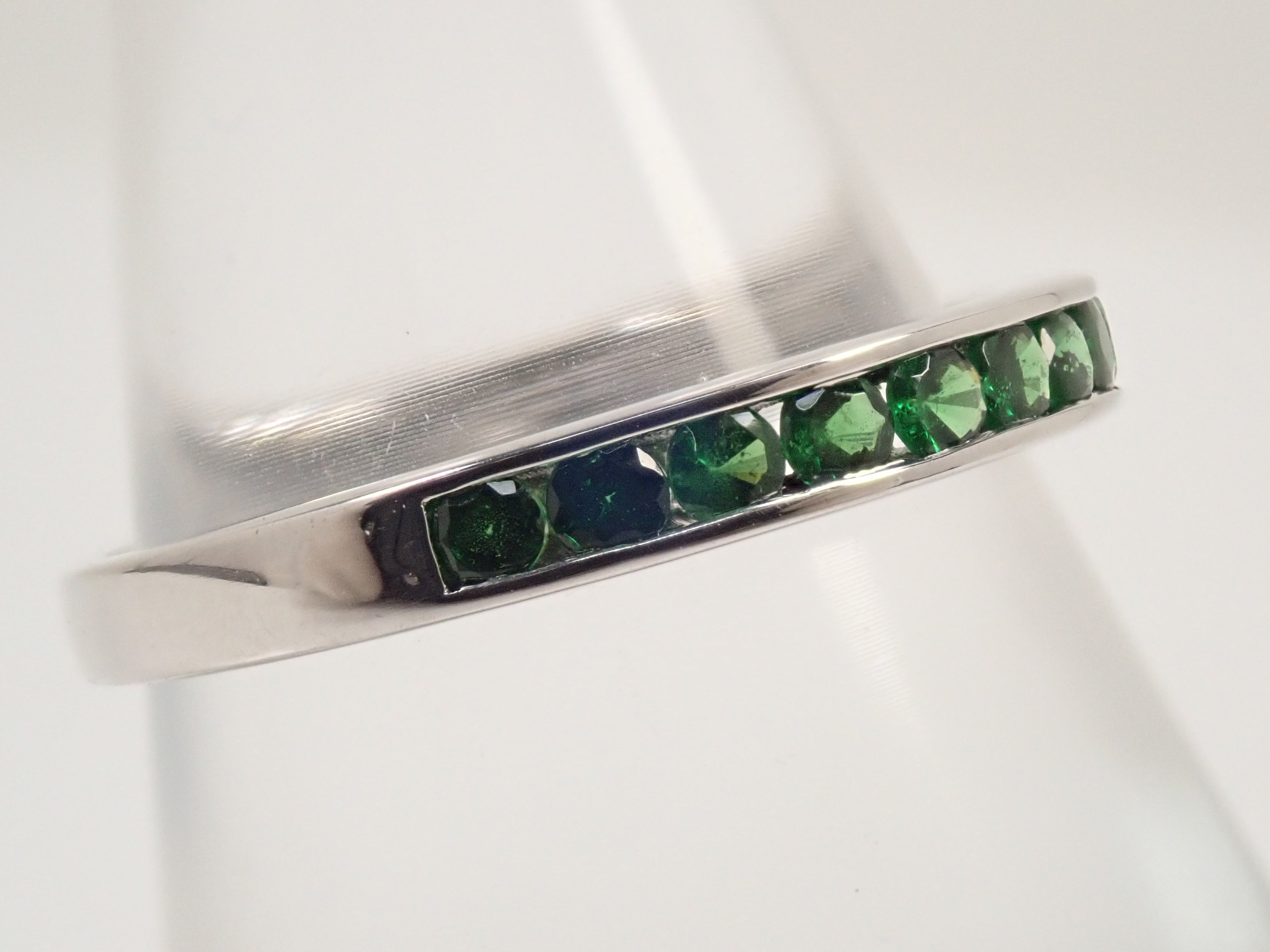 【22602546掲載】【カラフリ】K18WG ツァボライト 0.57ctct リング