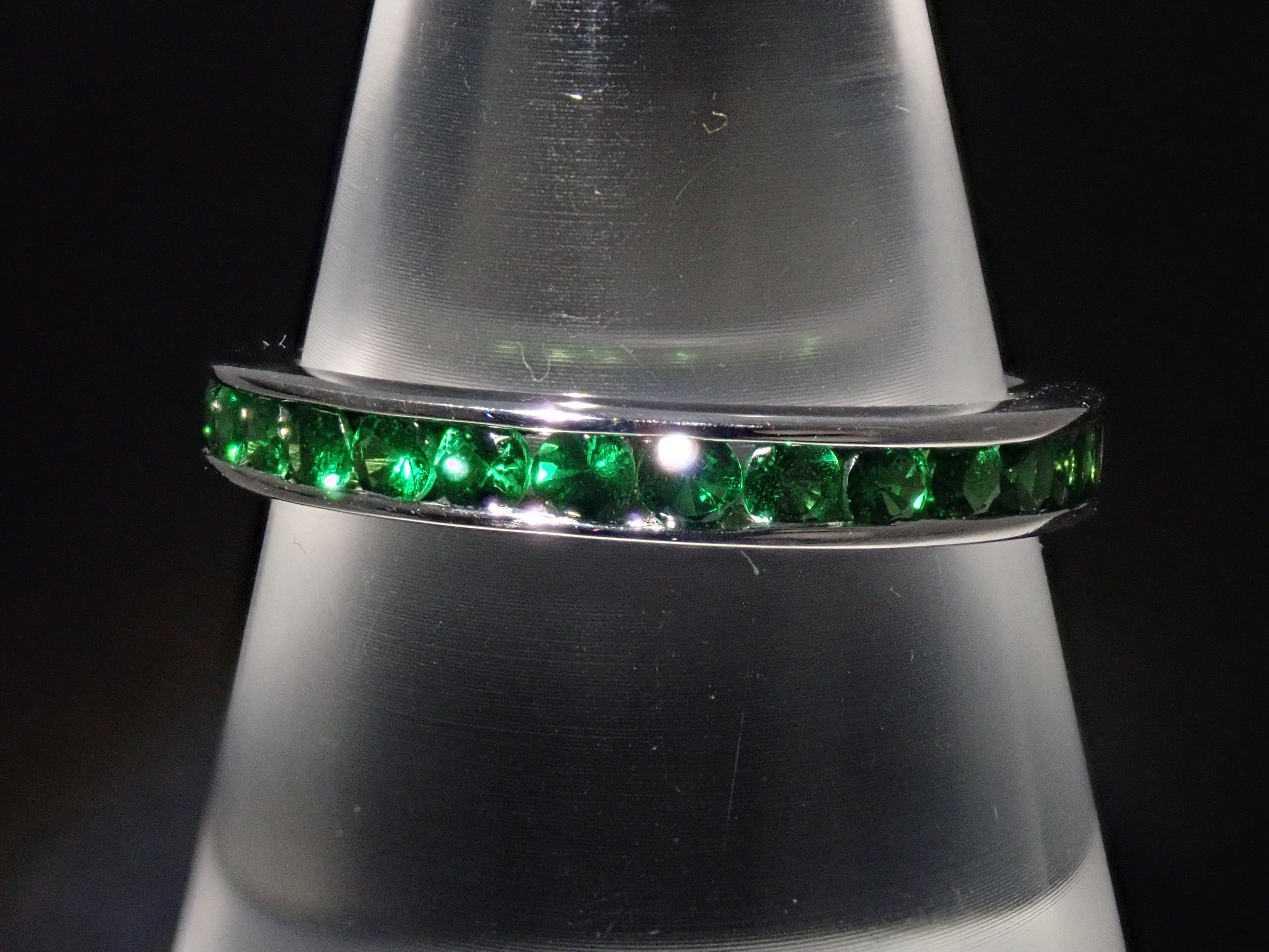 【22602546掲載】【カラフリ】K18WG ツァボライト 0.57ctct リング