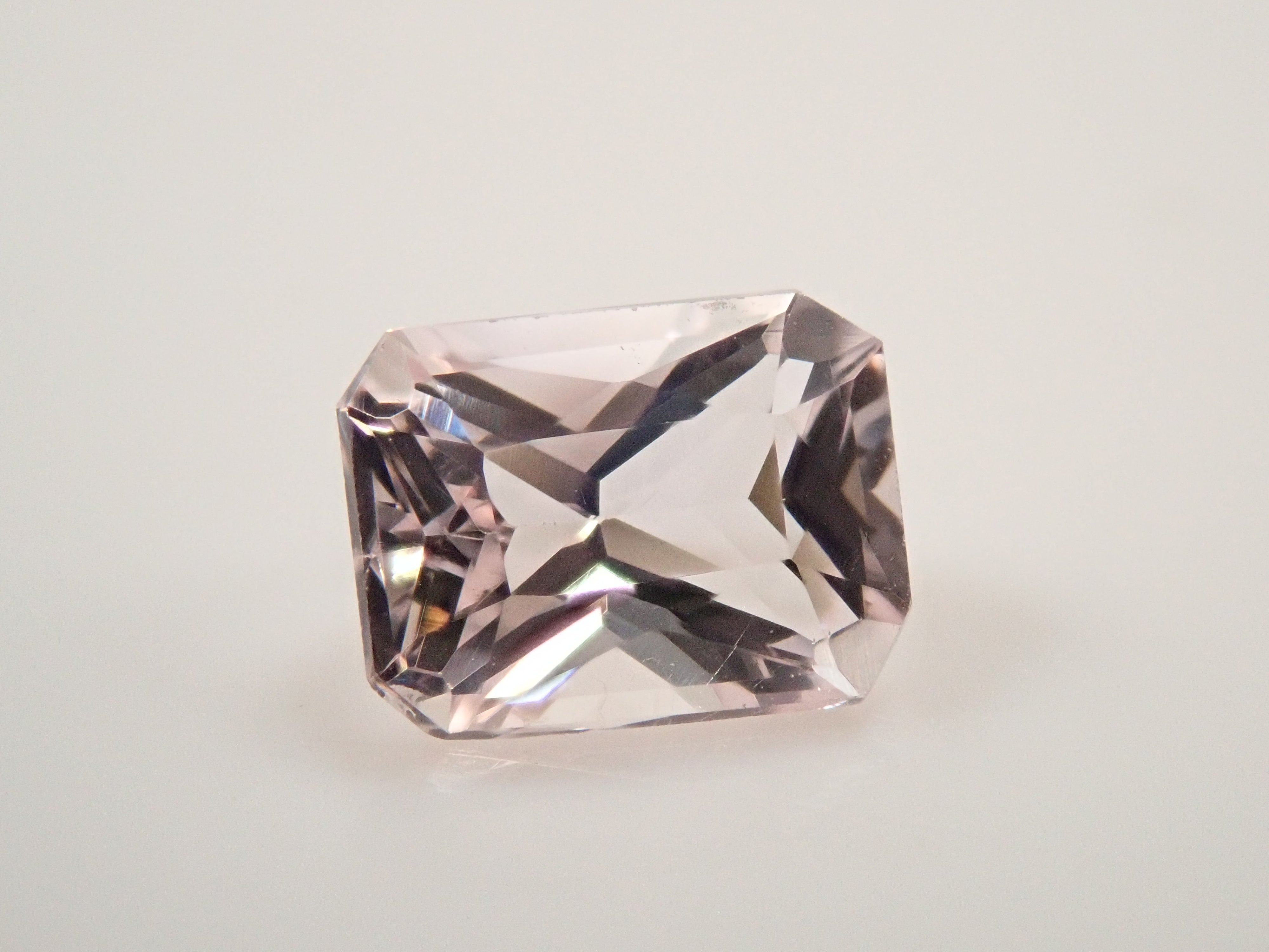 【12558413掲載】モルガナイト 0.460ctルース