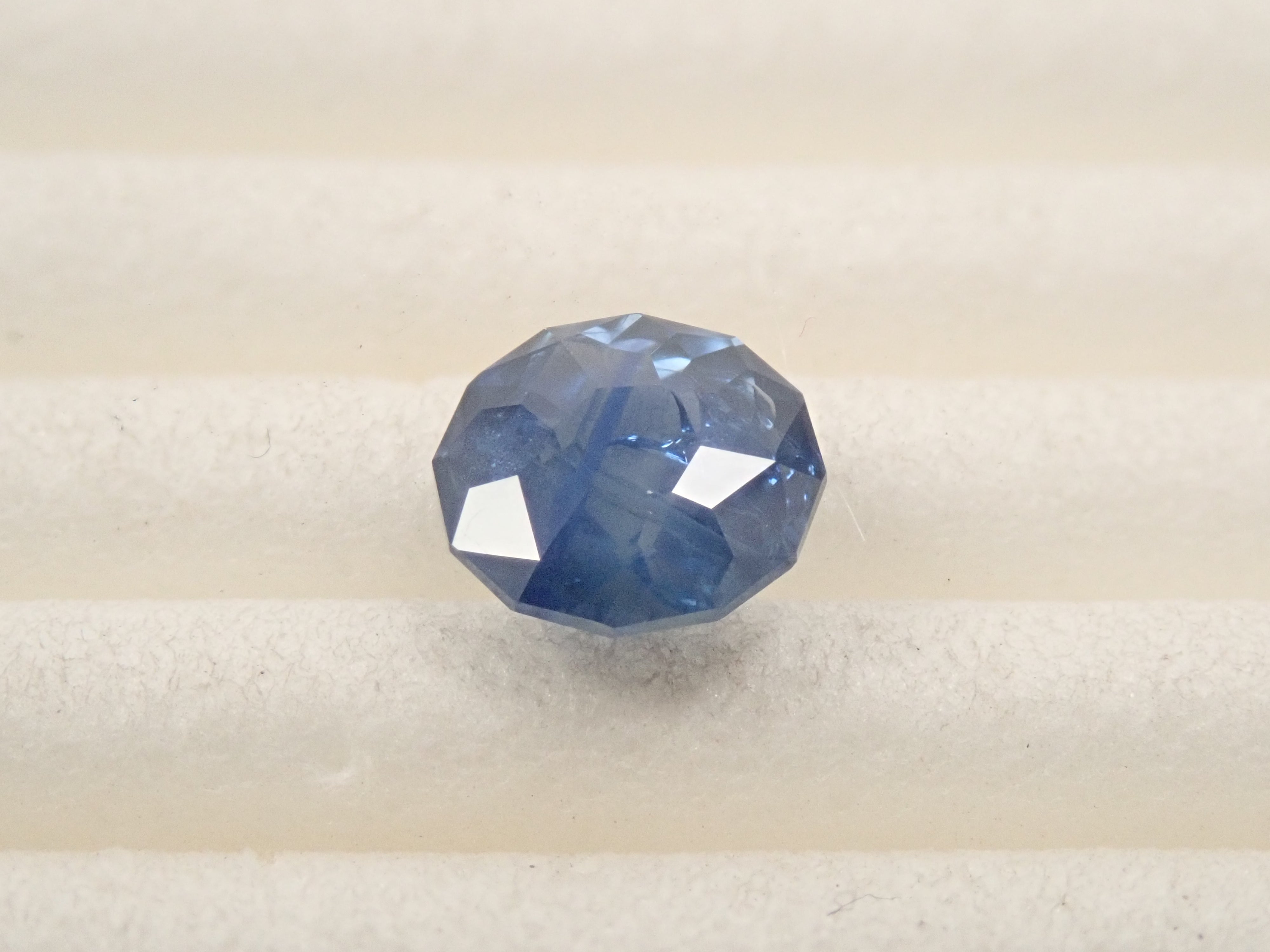 スリランカ産ブルーサファイア 0.826ctルース