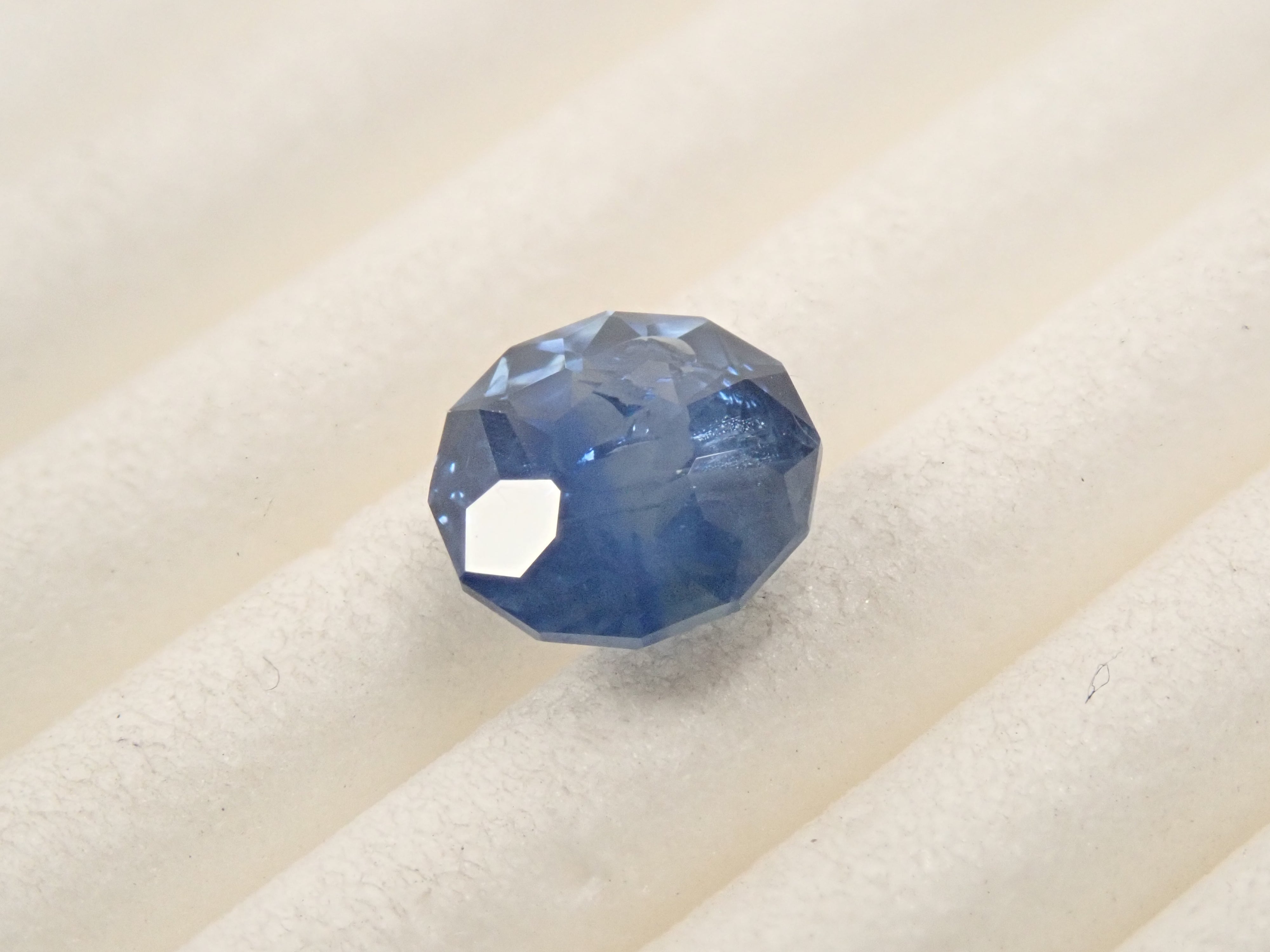 スリランカ産ブルーサファイア 0.826ctルース