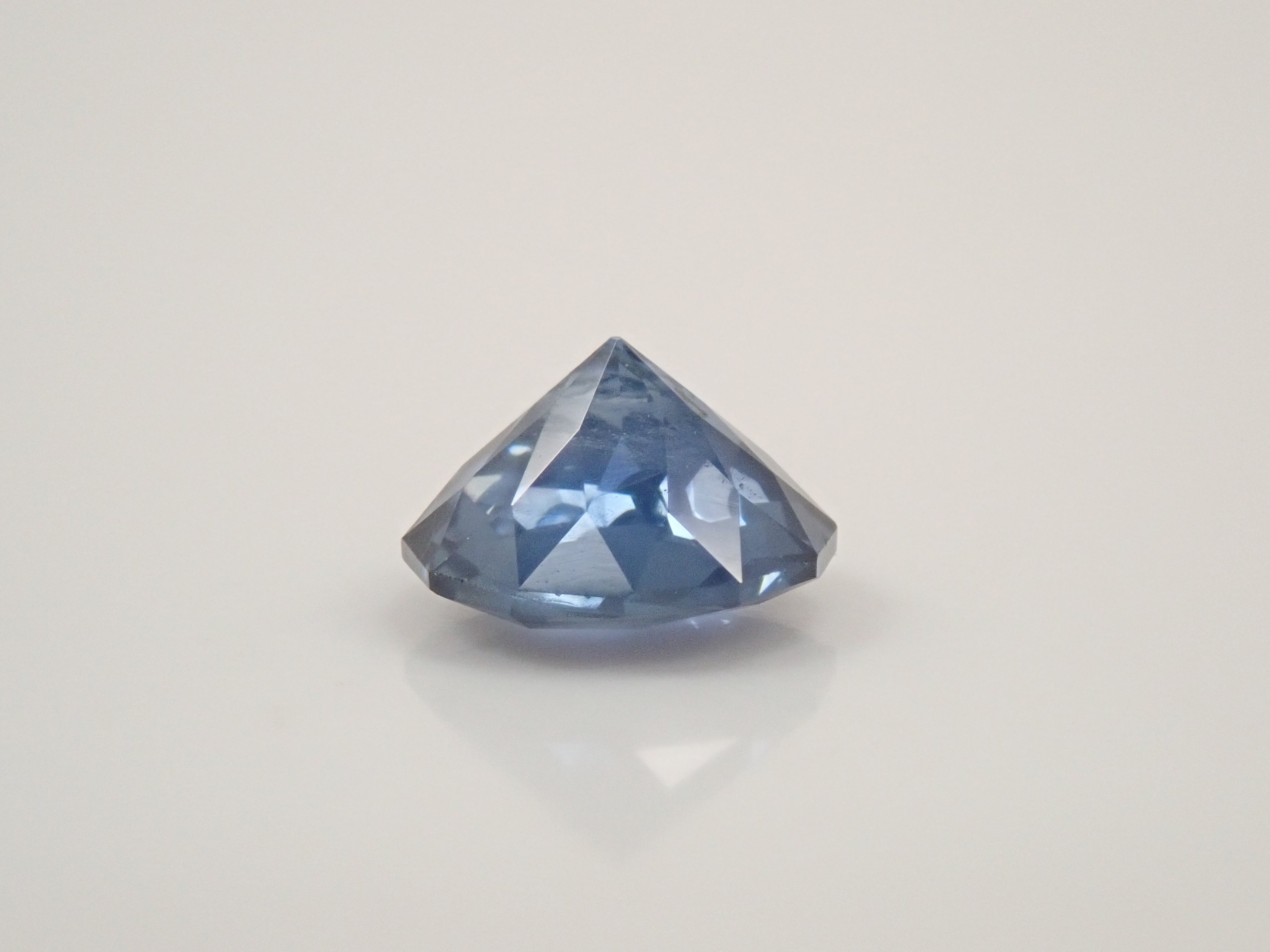 スリランカ産ブルーサファイア 0.826ctルース