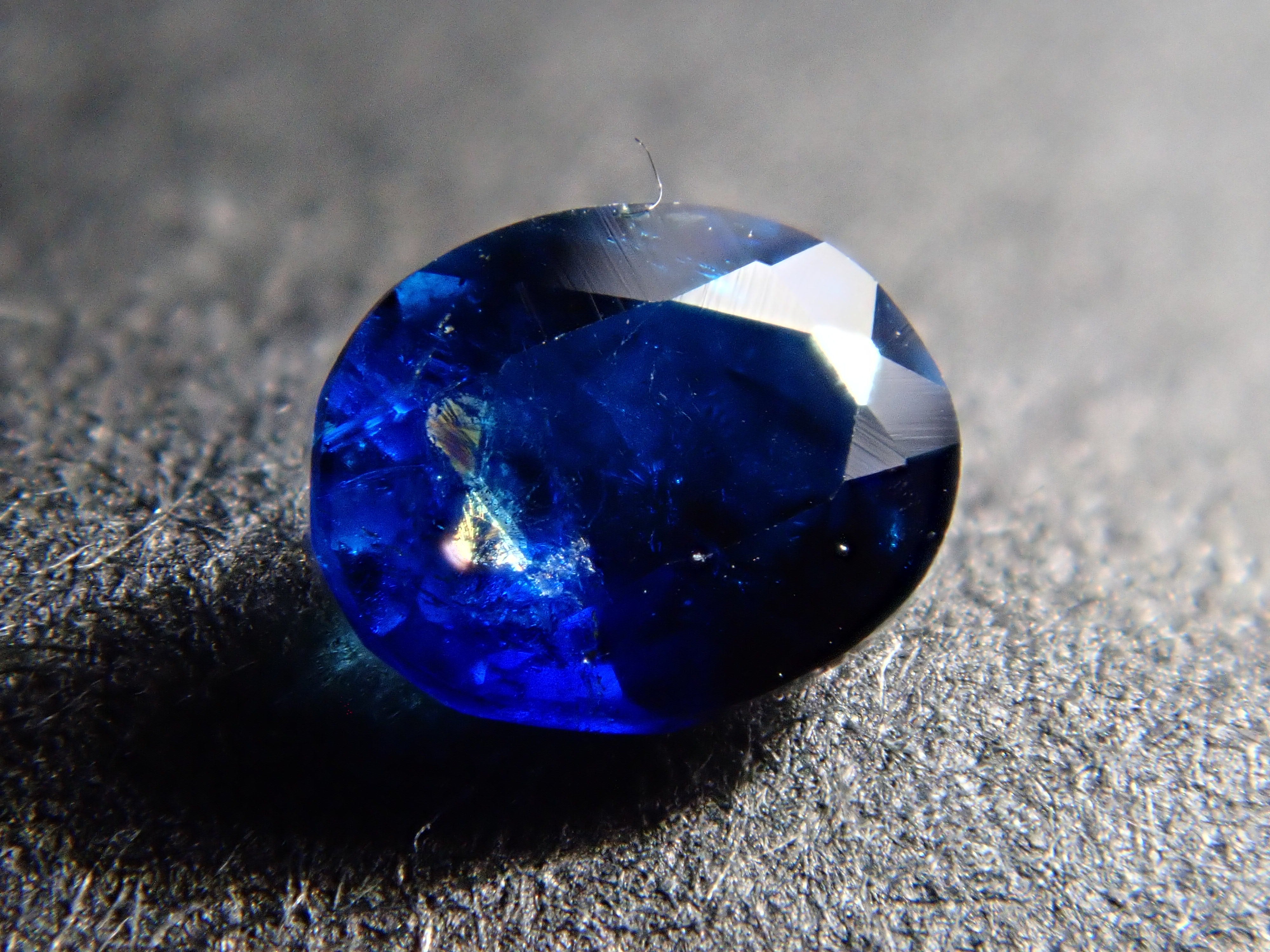 【12562661掲載】ジンバブエ産ユークレース 0.102ctルース