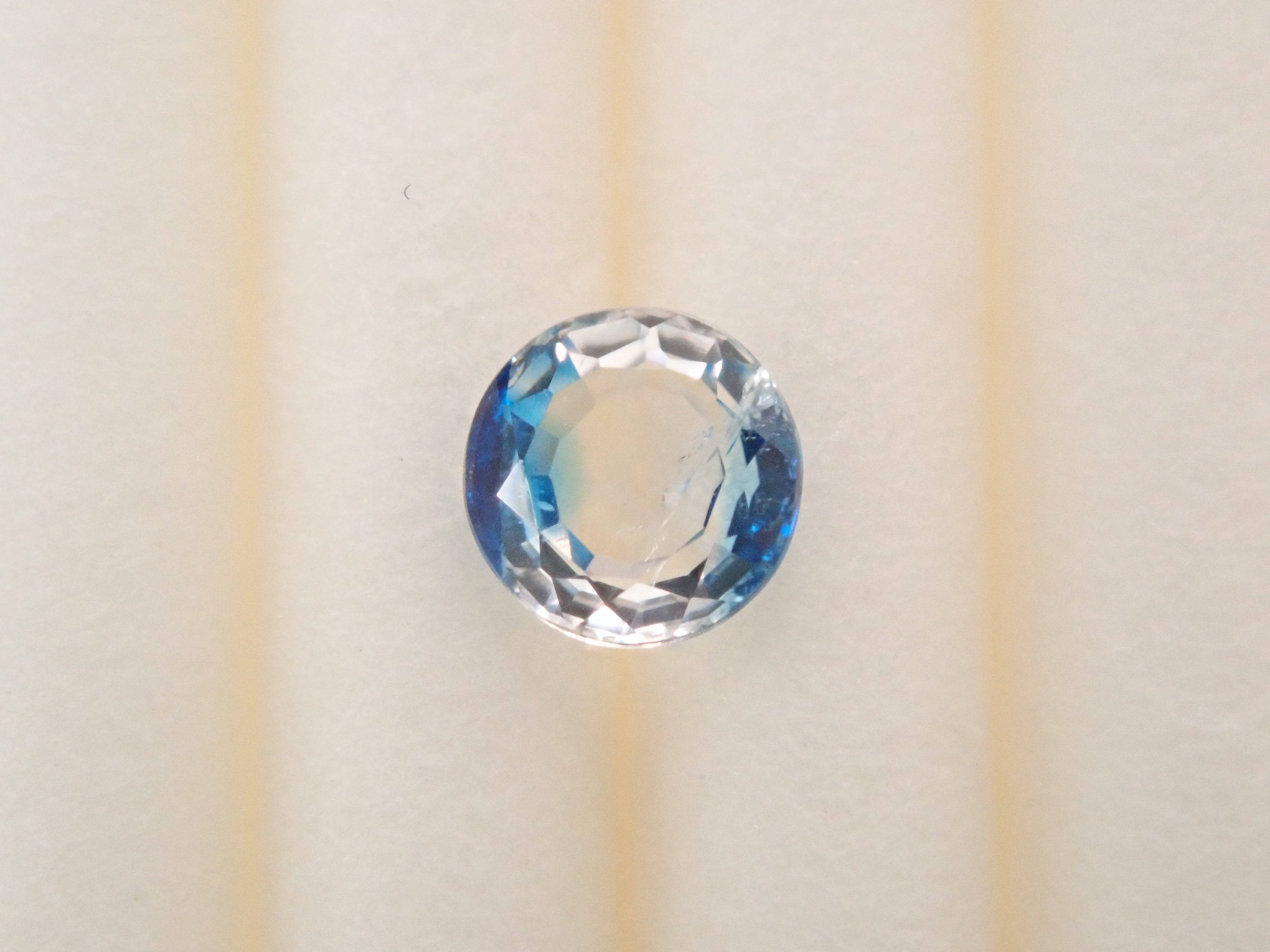 【12562665掲載】ジンバブエ産バイカラーユークレース 0.176ctルース