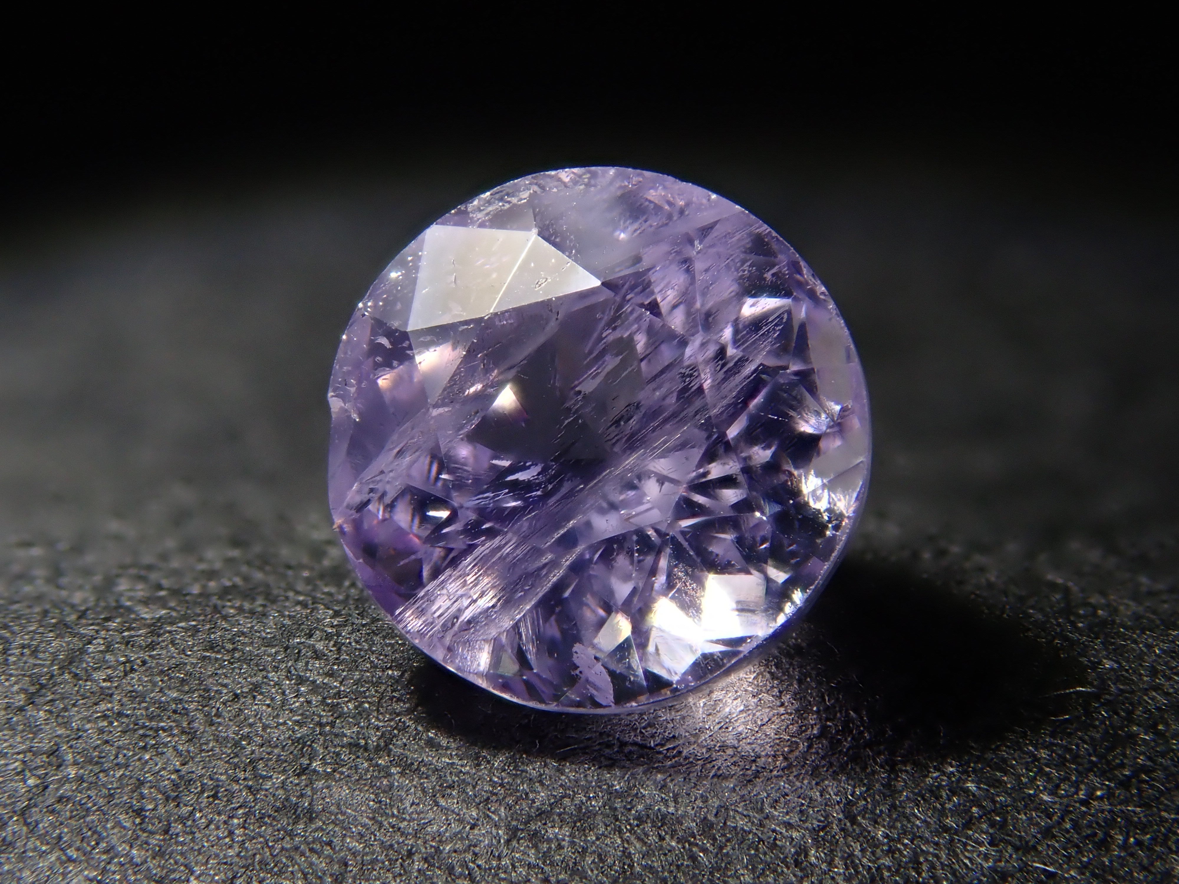 パープルアパタイト 0.822ctルース