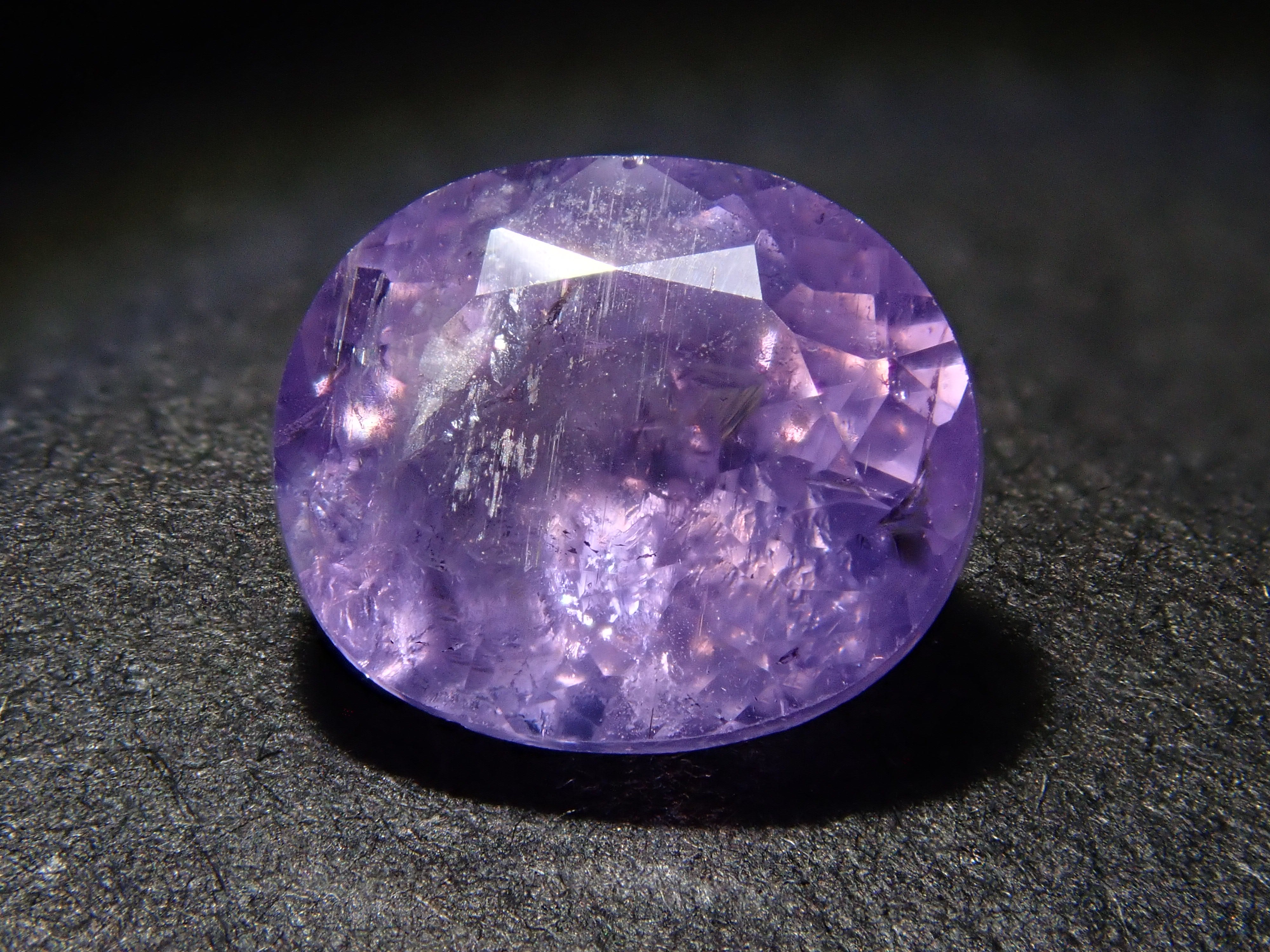 パープルアパタイト 0.915ctルース