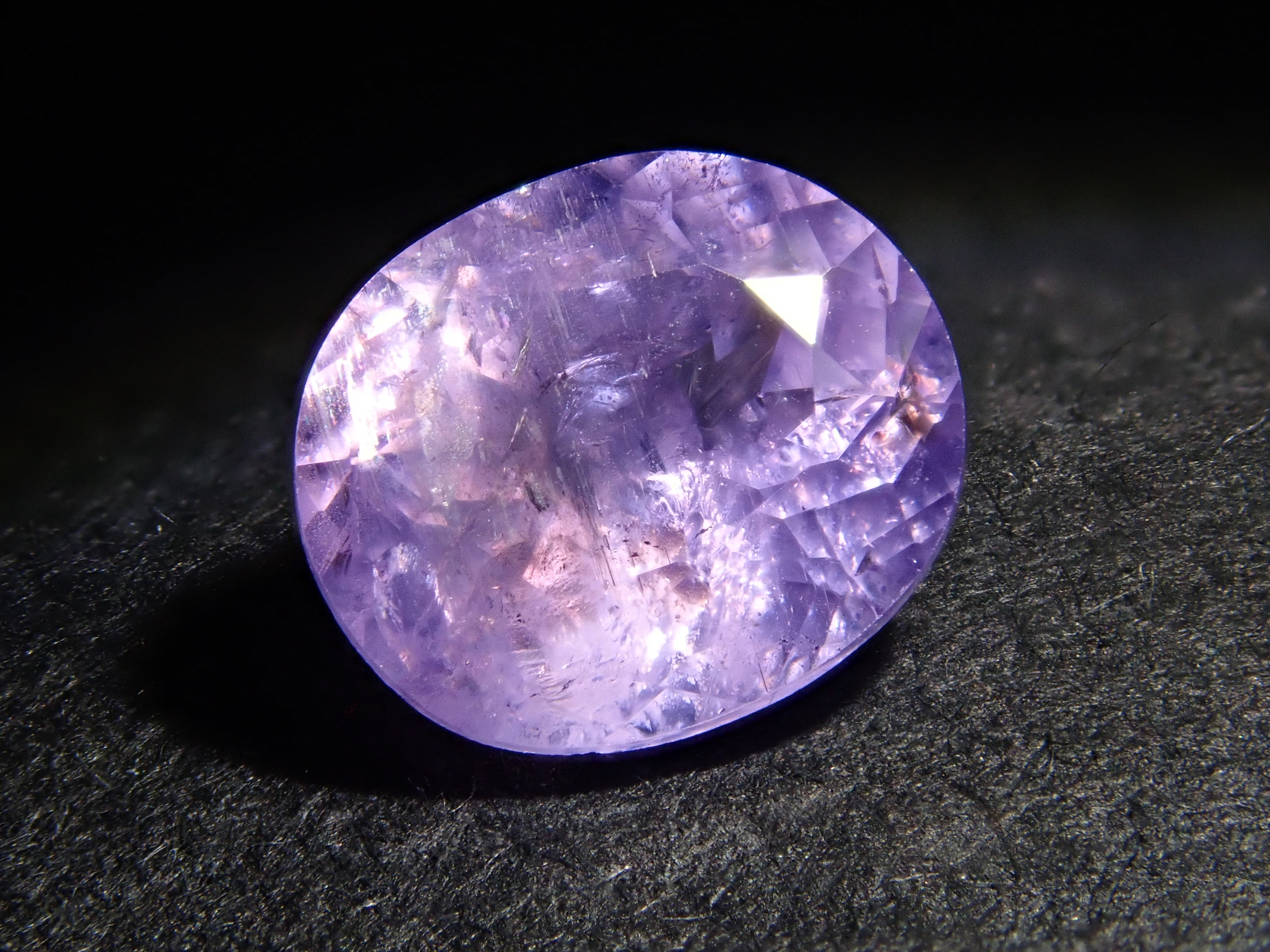 パープルアパタイト 0.915ctルース