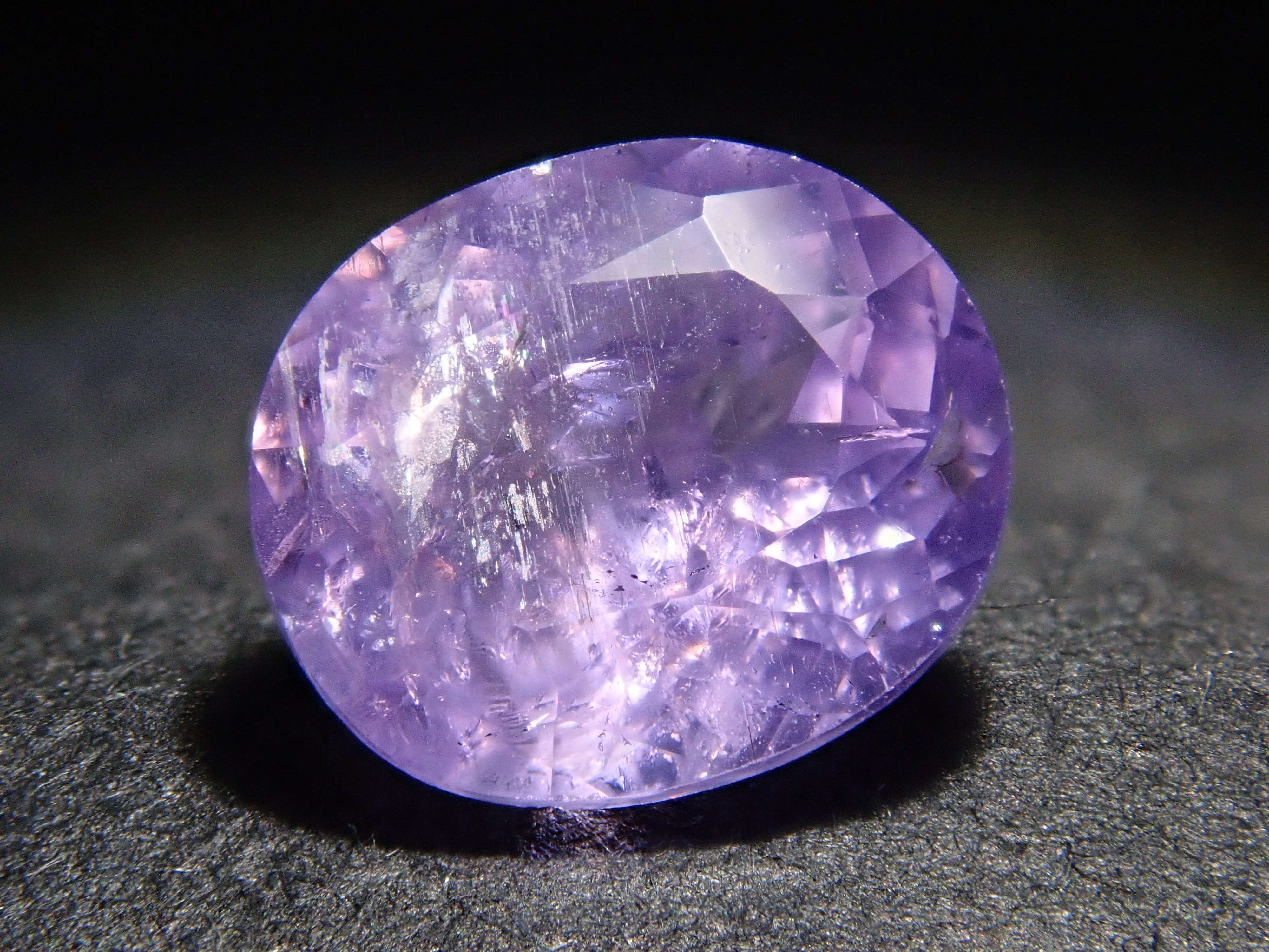 パープルアパタイト 0.915ctルース