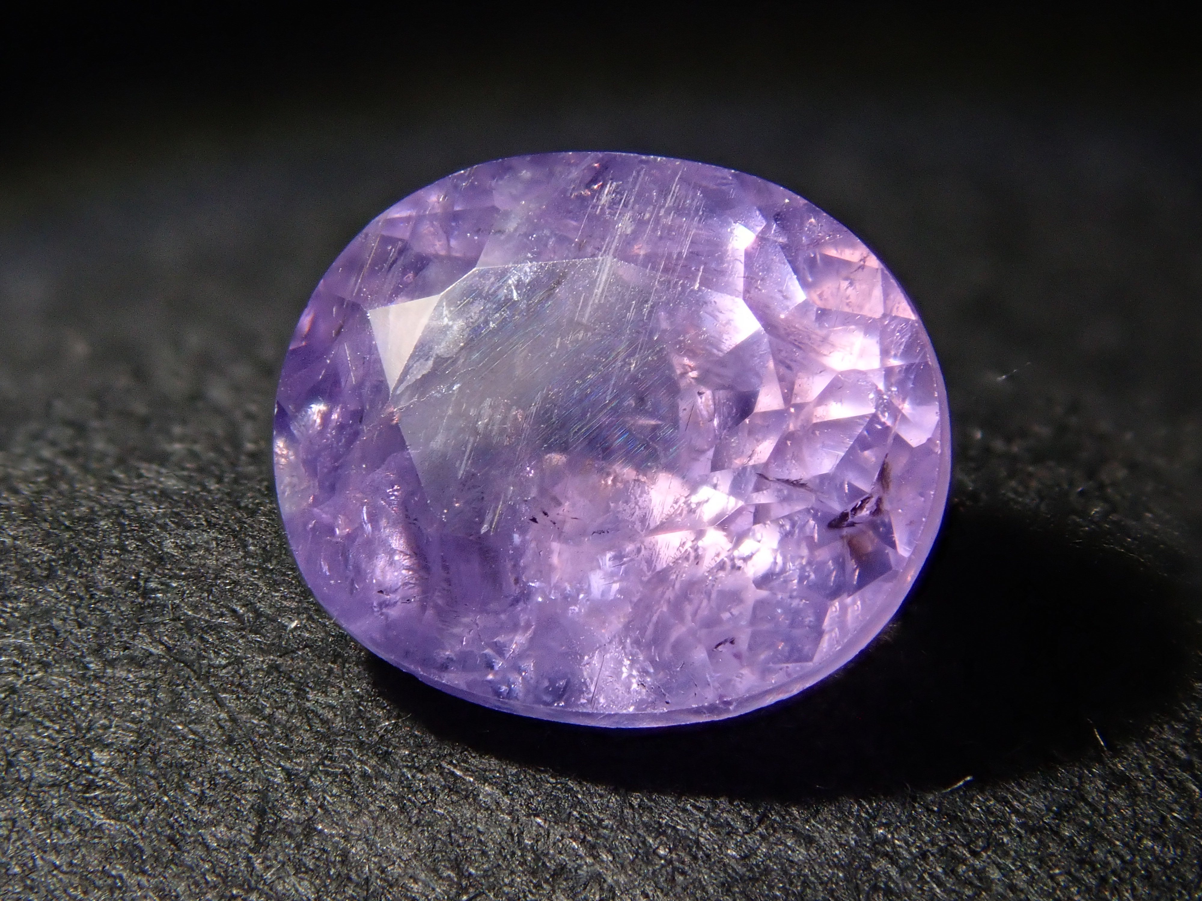 パープルアパタイト 0.915ctルース