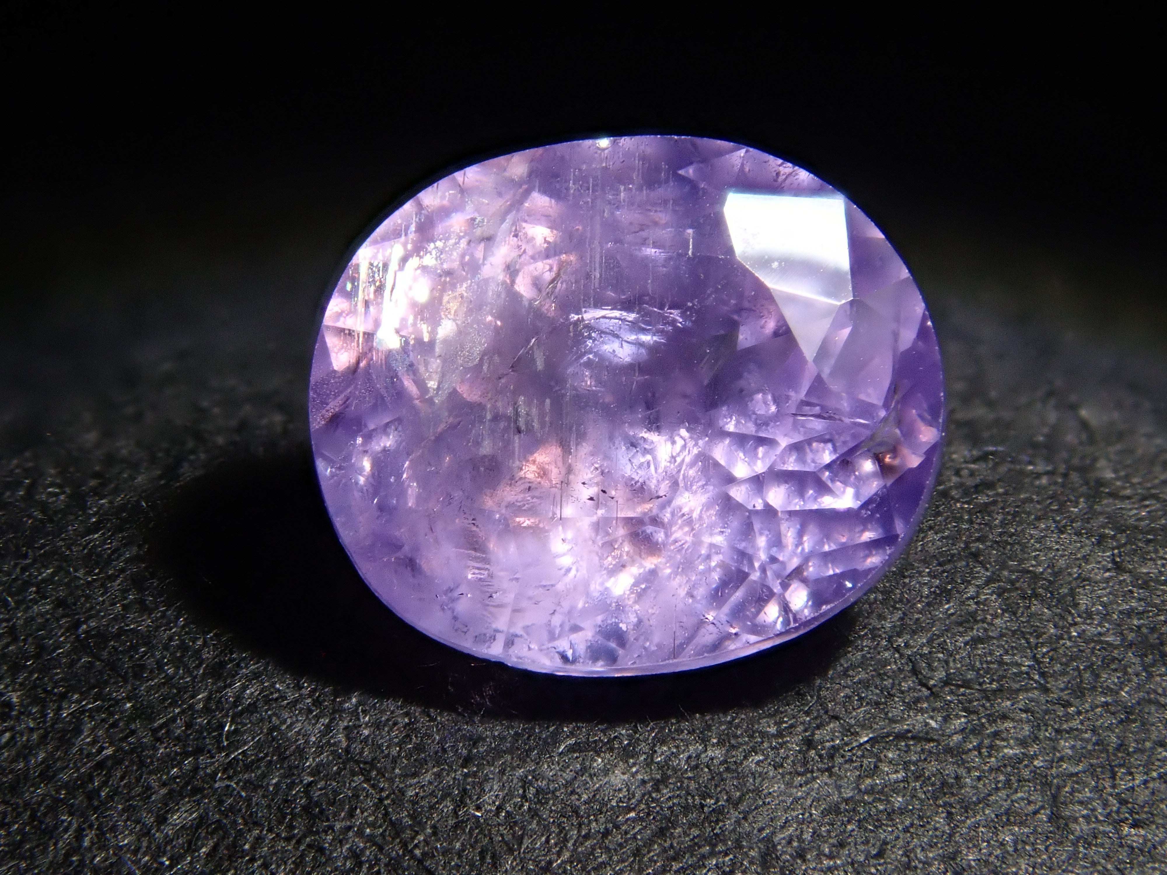 パープルアパタイト 0.915ctルース