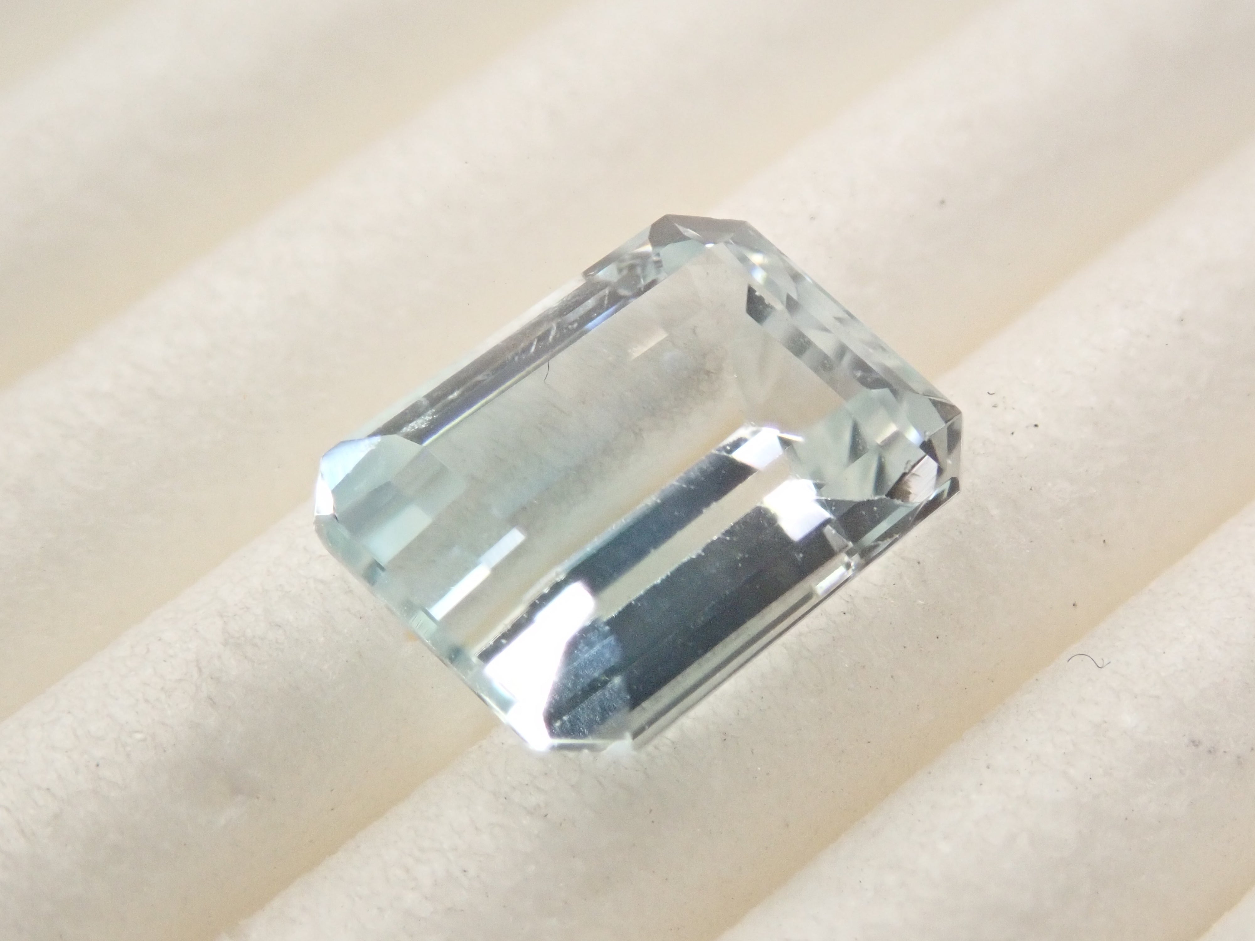 ブラジル産バイカラートパーズ 1.789ctルース