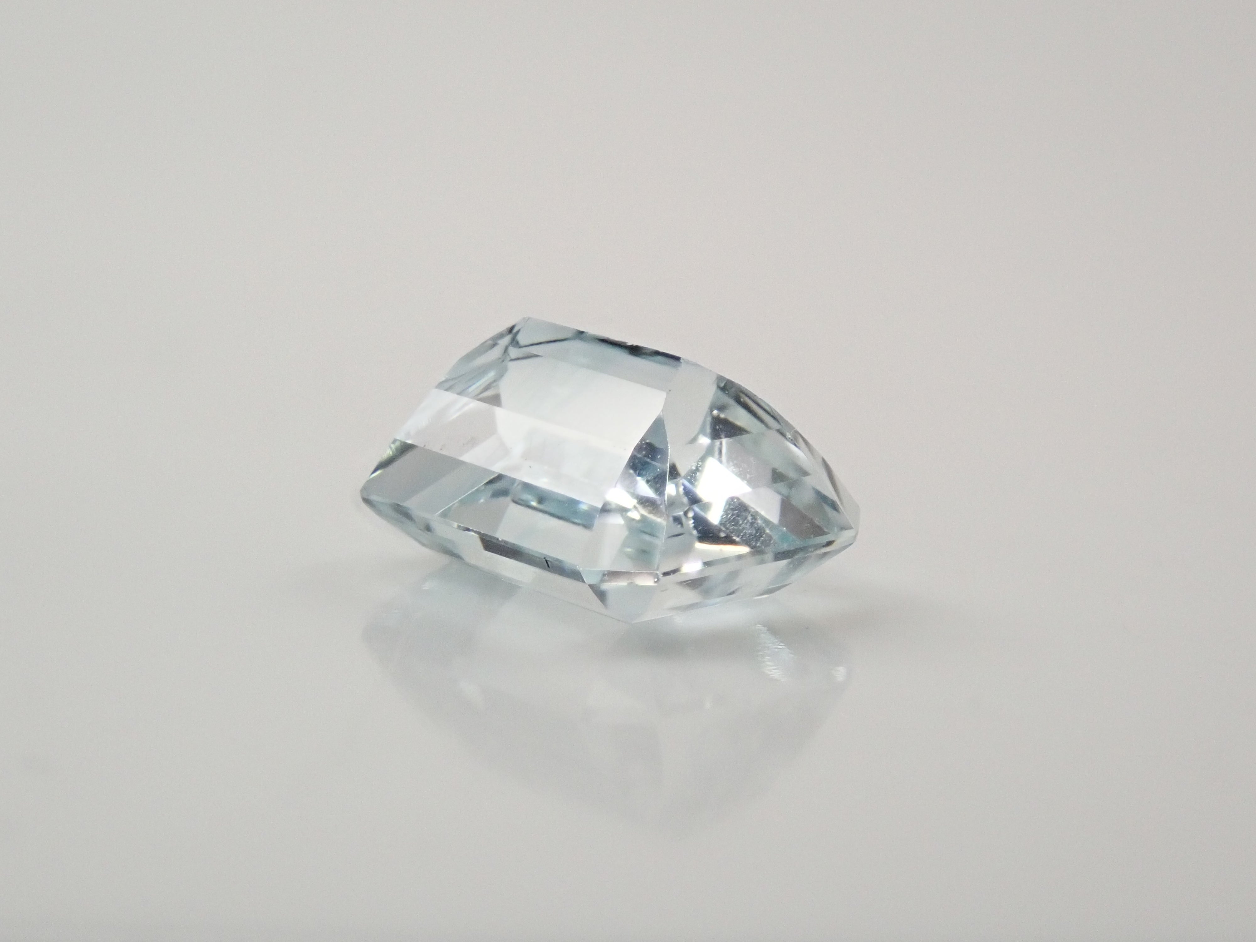 ブラジル産バイカラートパーズ 1.789ctルース