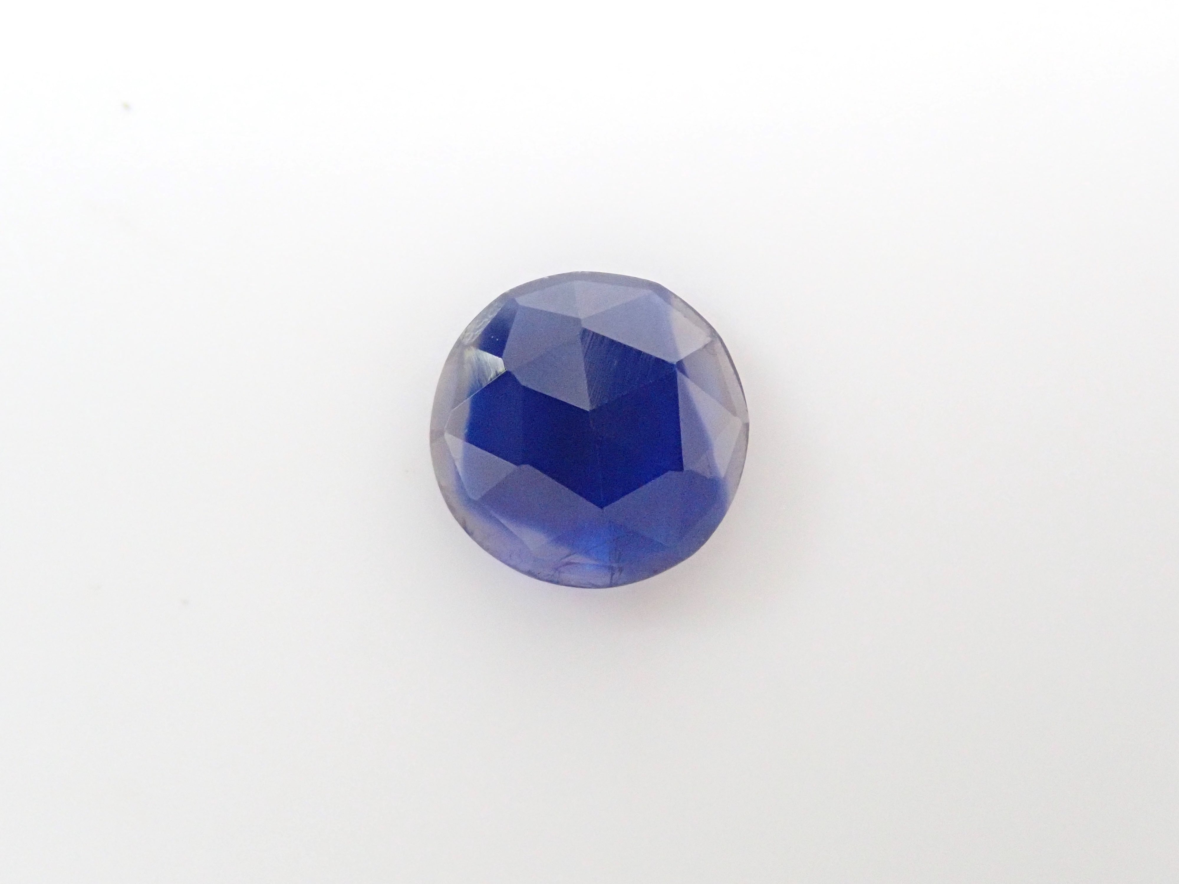 產自尼泊爾的雙色藍晶石 6.3 毫米/0.903 克拉裸石