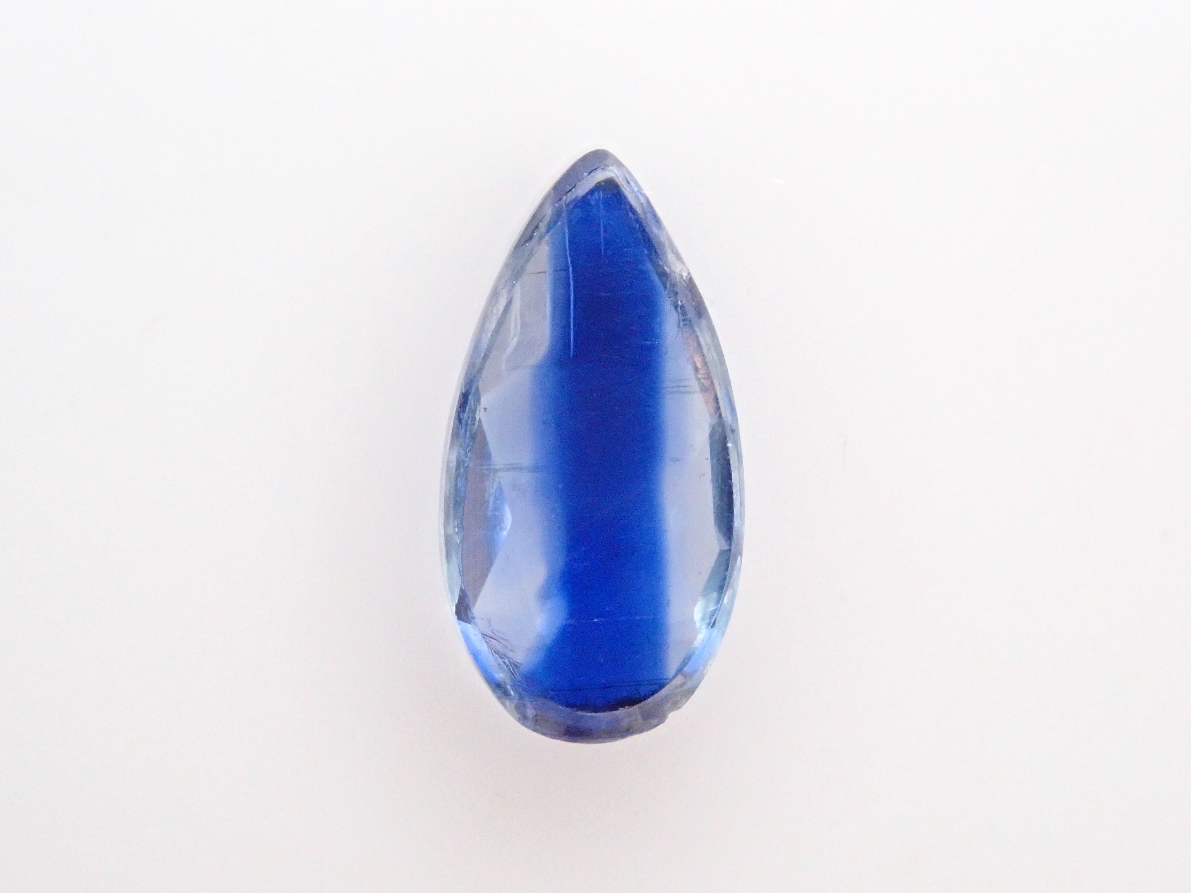 產自尼泊爾的雙色藍晶石 0.987 克拉裸石