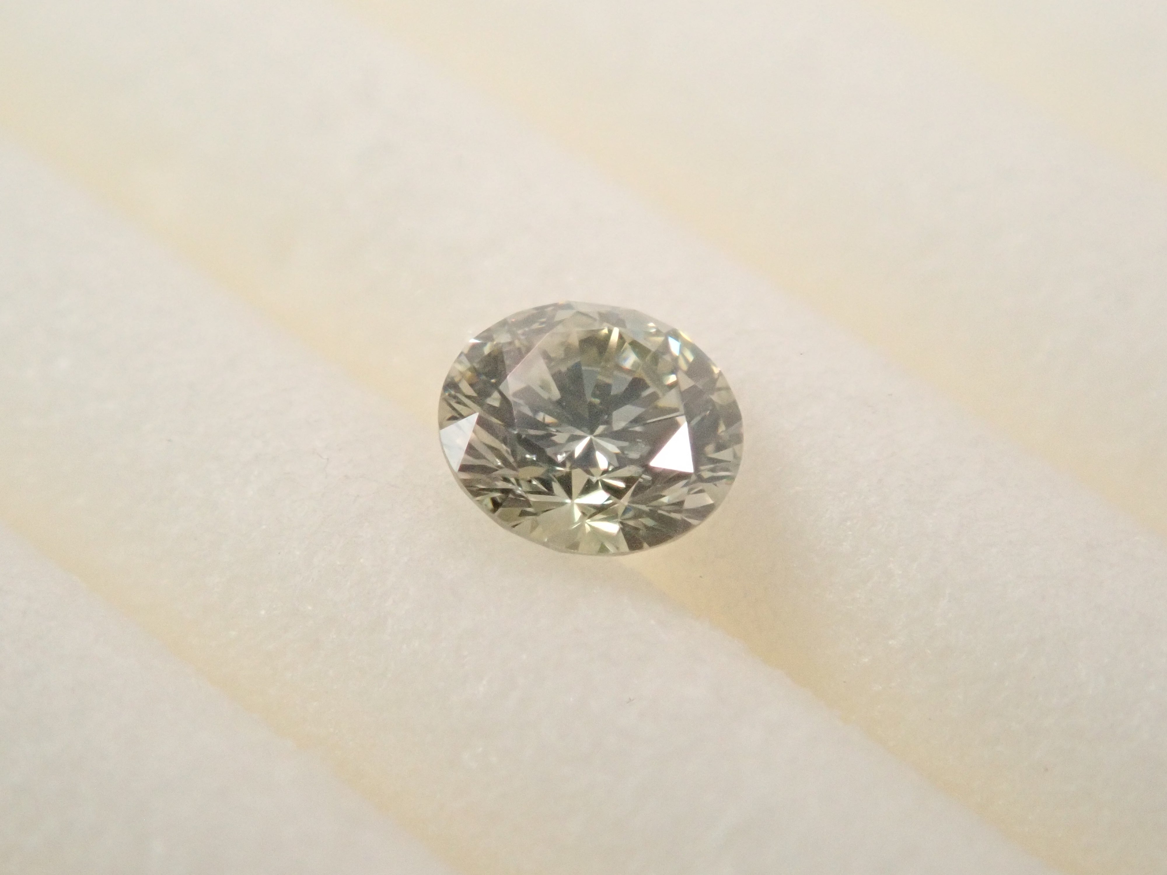 カメレオンダイヤモンド 0.128ctルース(FANCY LIGHT GRAY GREEN, SI-1)